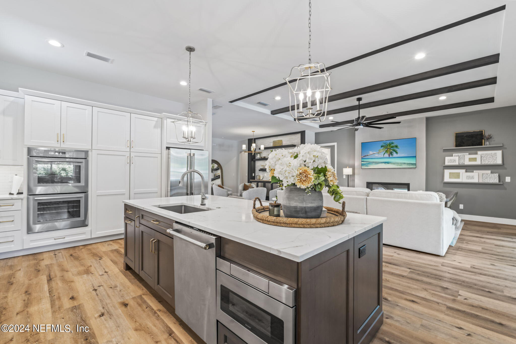 401 LACOSTA VILLA Court