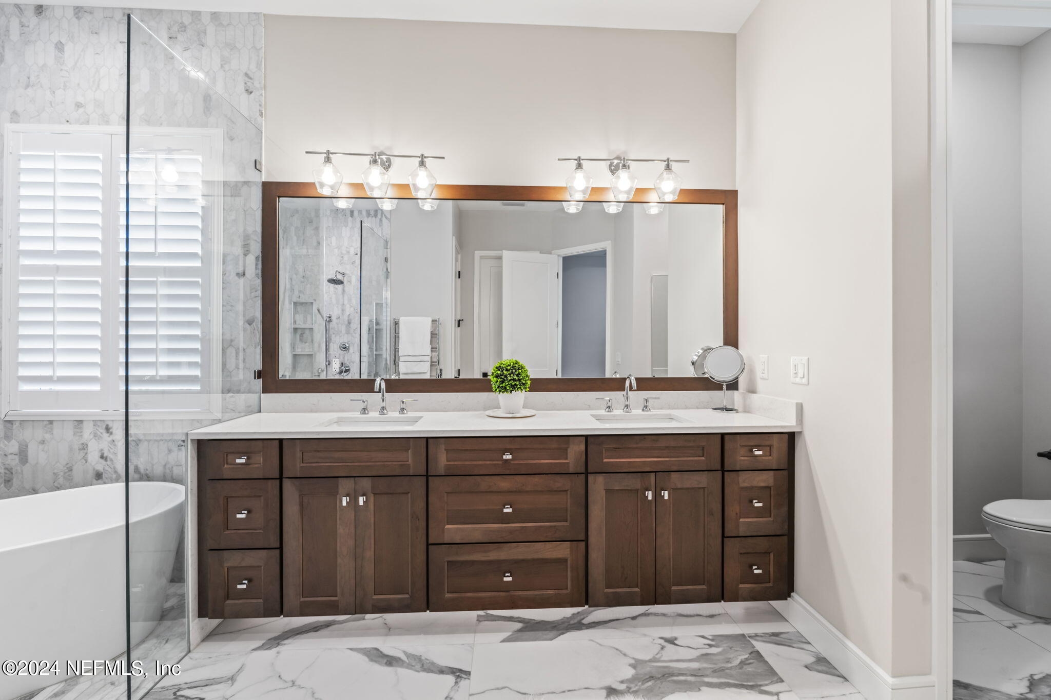 401 LACOSTA VILLA Court