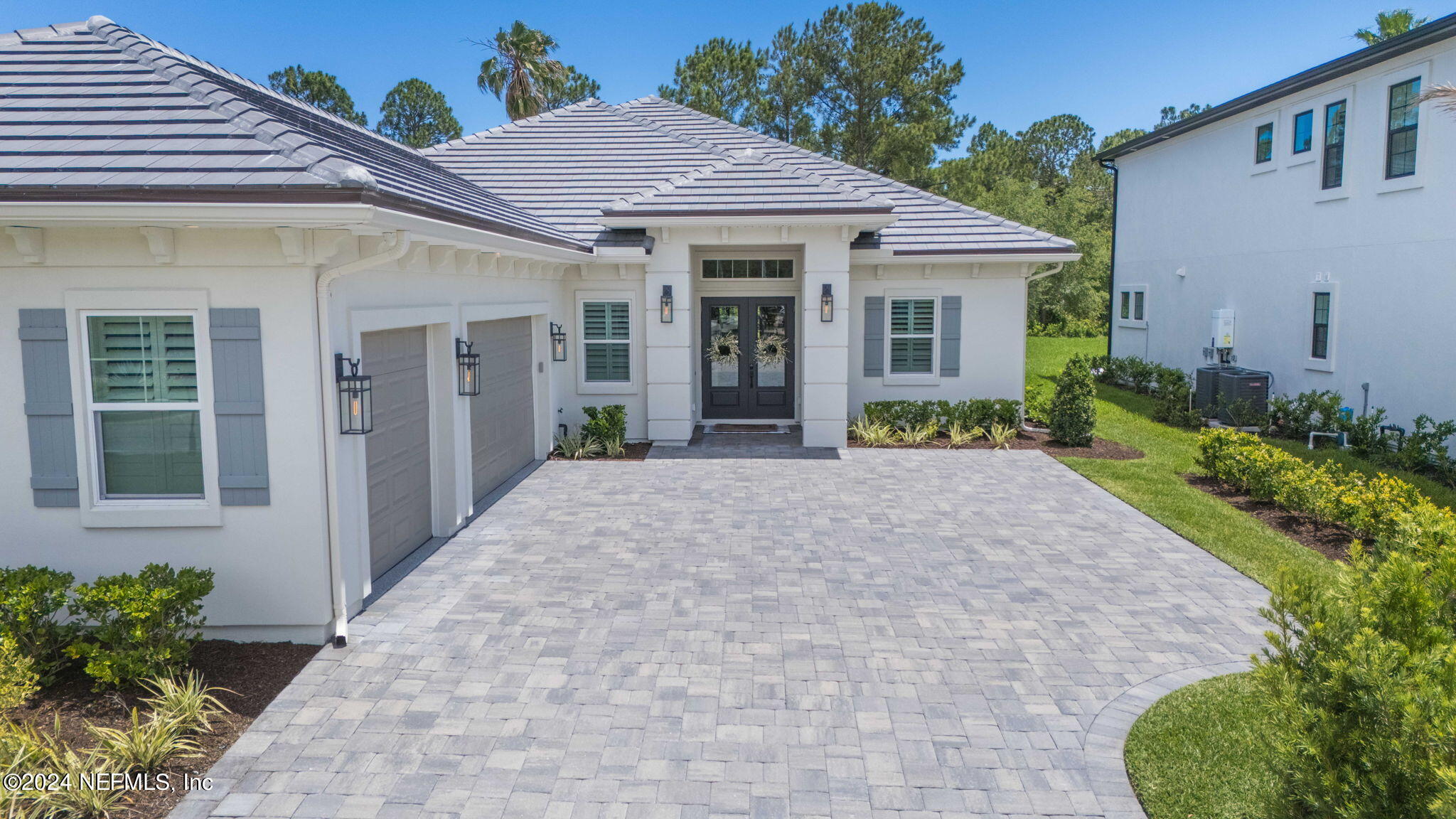 401 LACOSTA VILLA Court