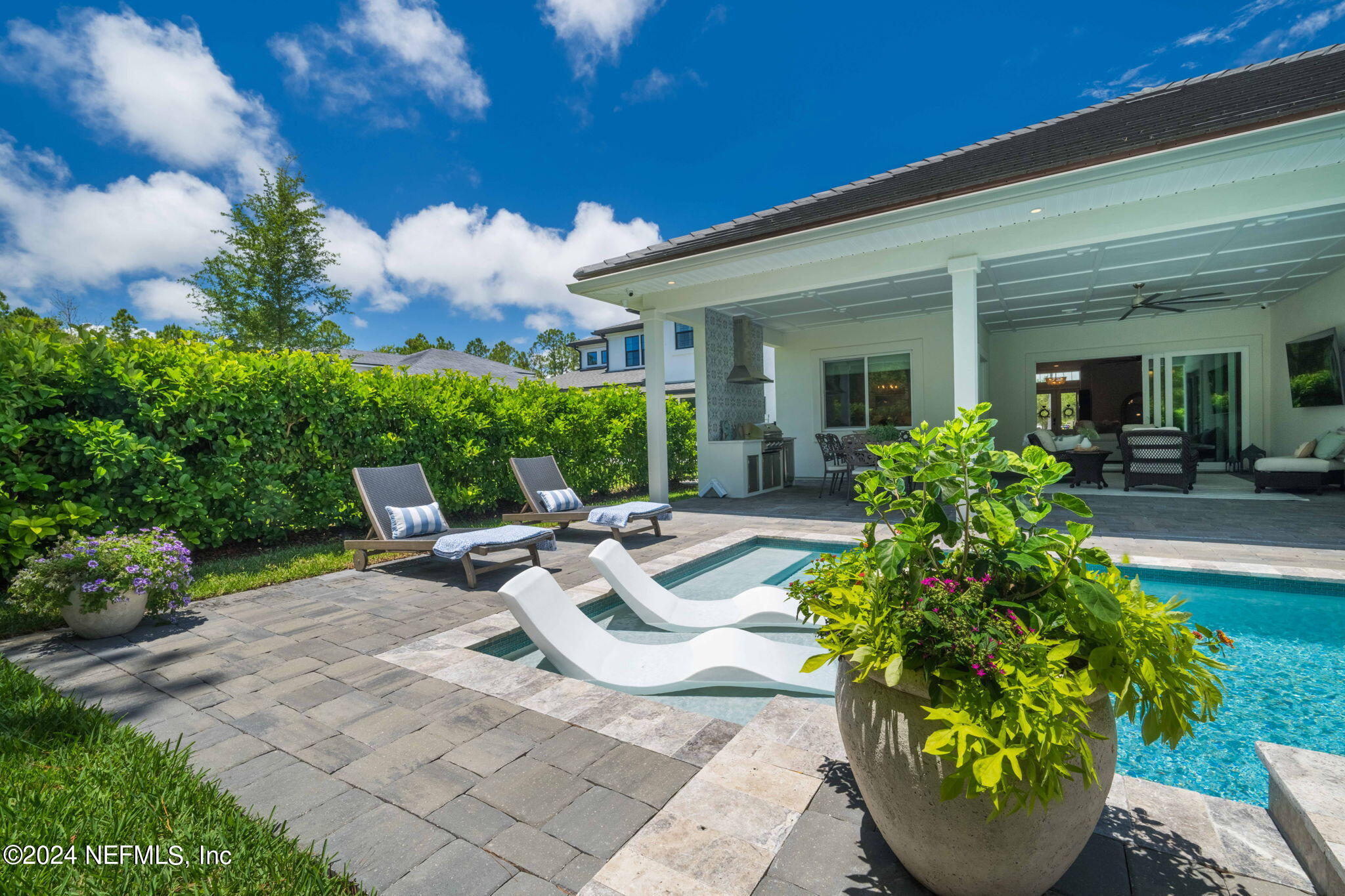 401 LACOSTA VILLA Court