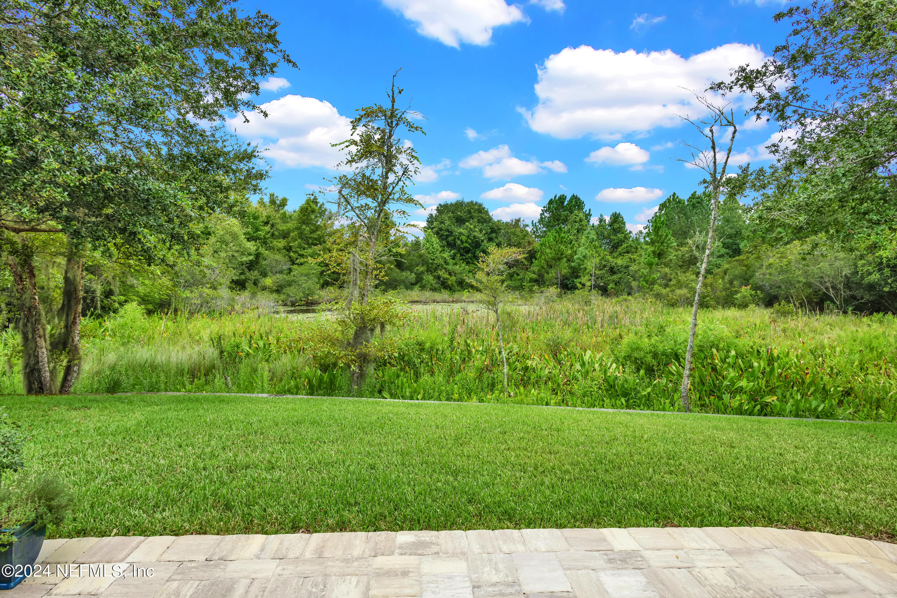 584 RIVER RUN Boulevard