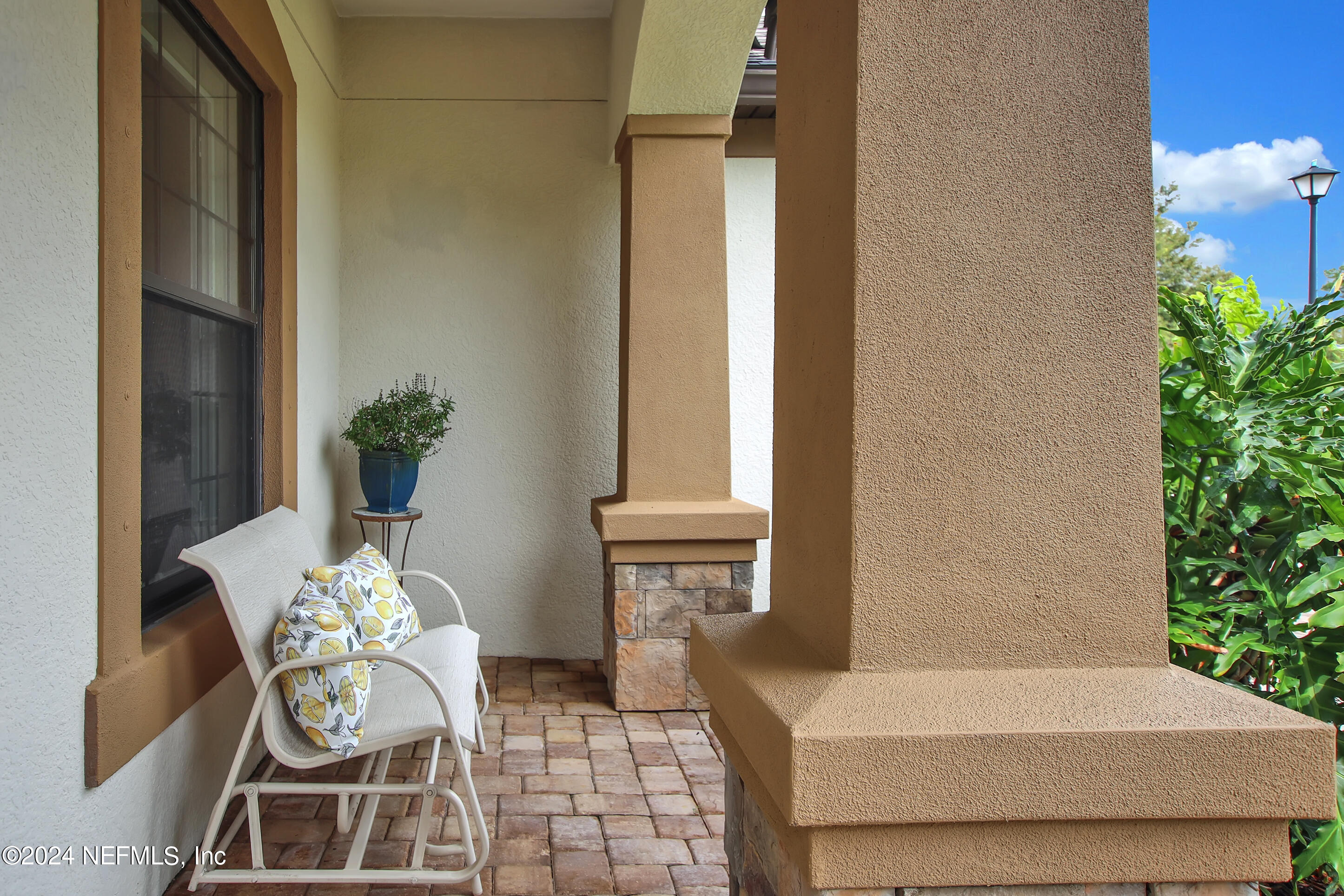 584 RIVER RUN Boulevard