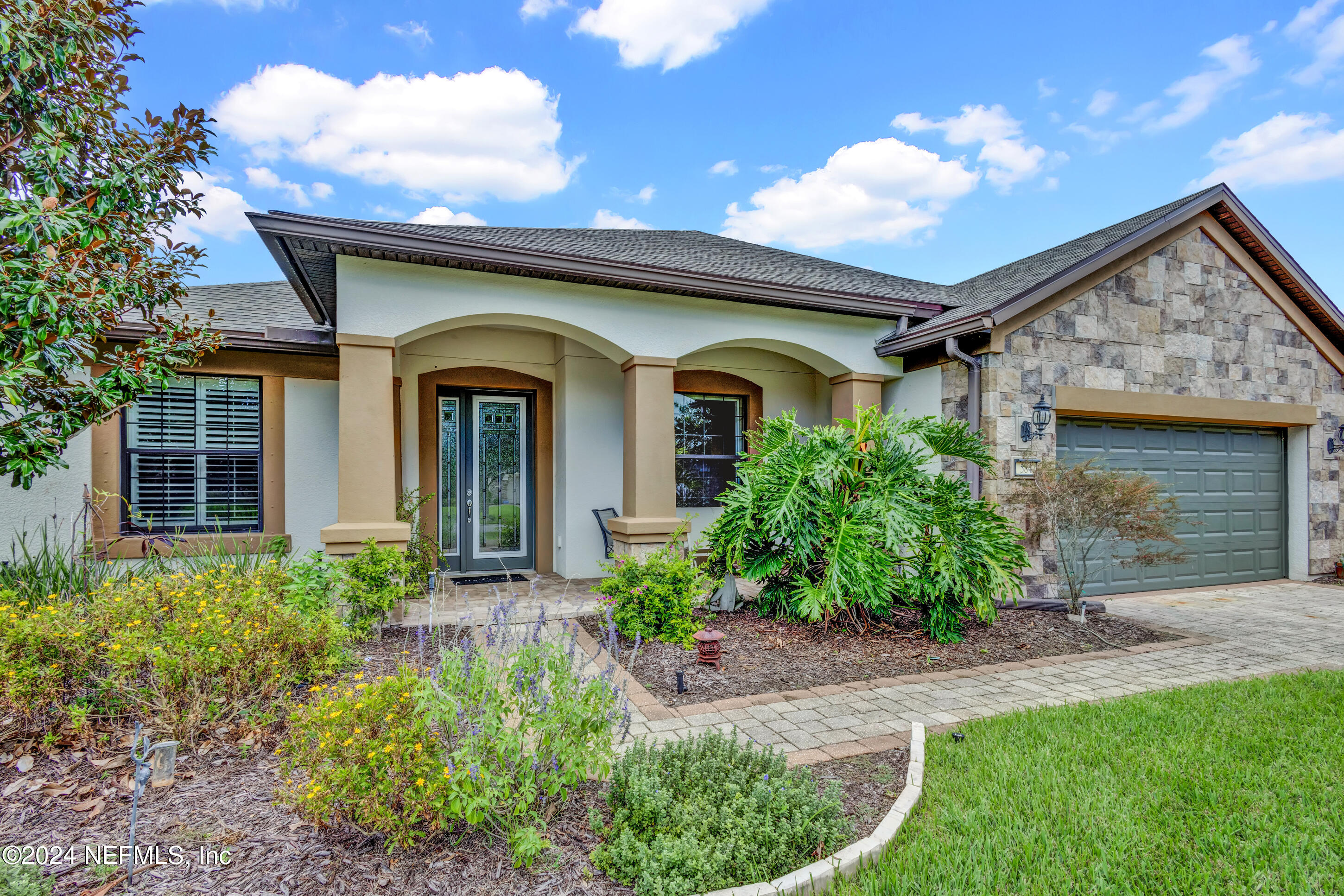 584 RIVER RUN Boulevard