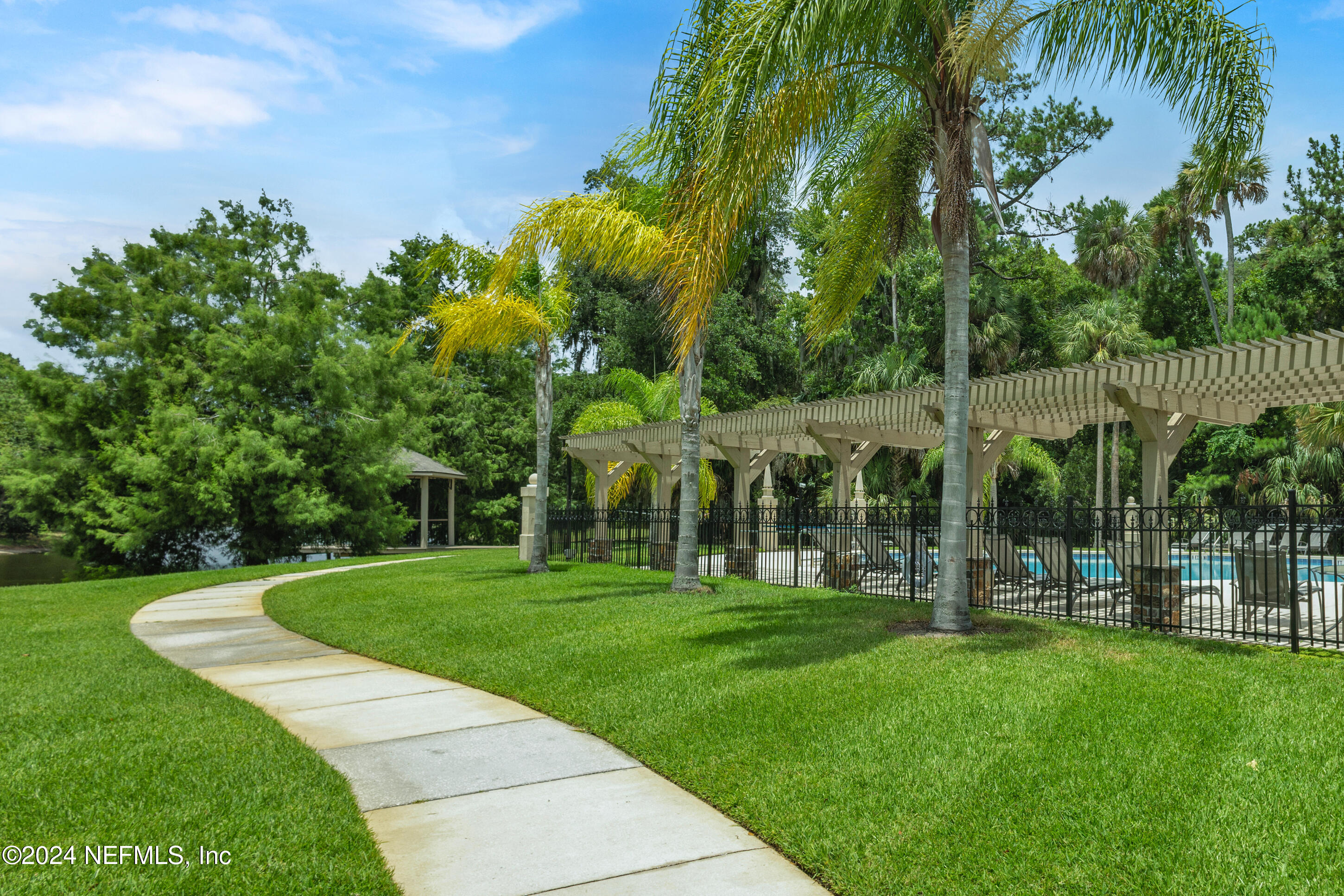 536 HONEY LOCUST Lane