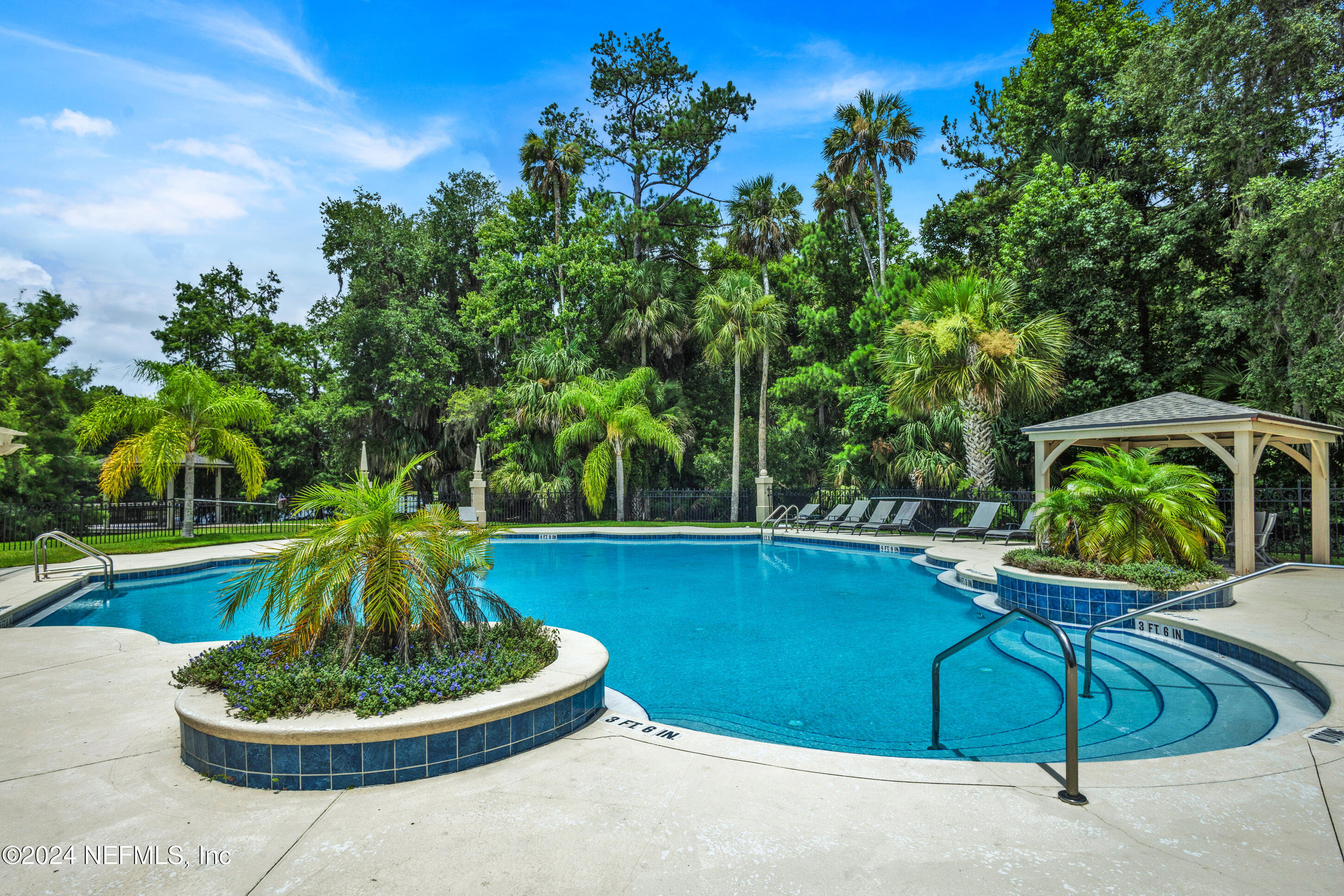 536 HONEY LOCUST Lane