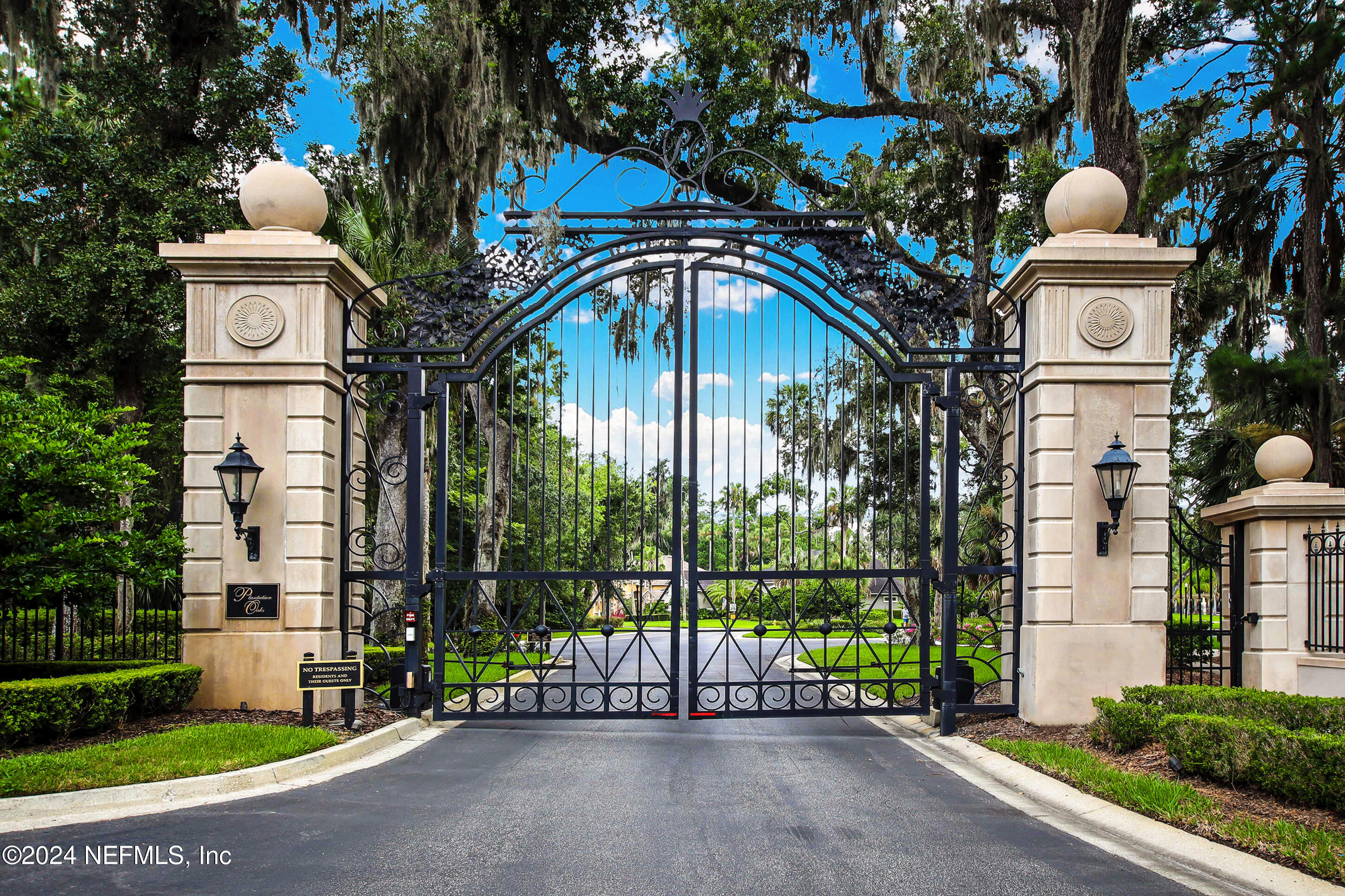 536 HONEY LOCUST Lane