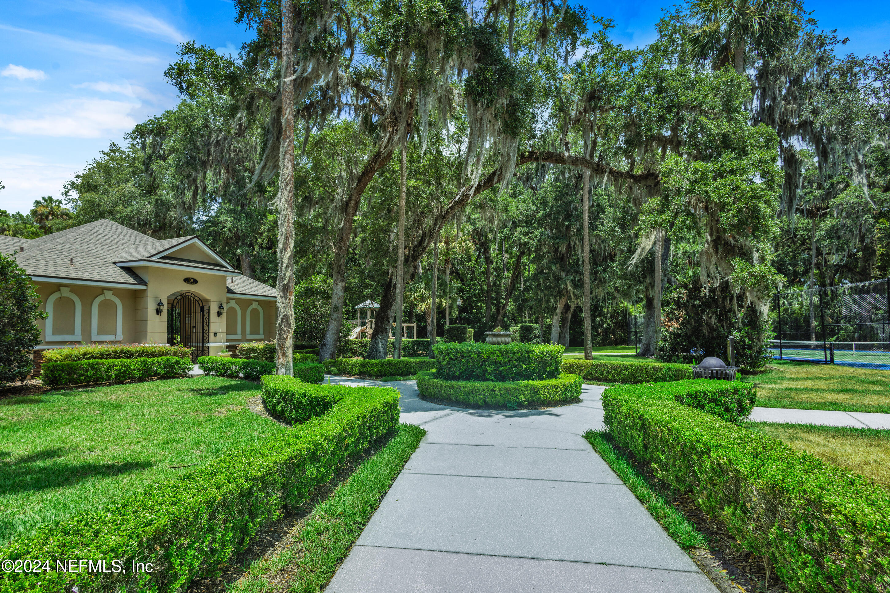 536 HONEY LOCUST Lane