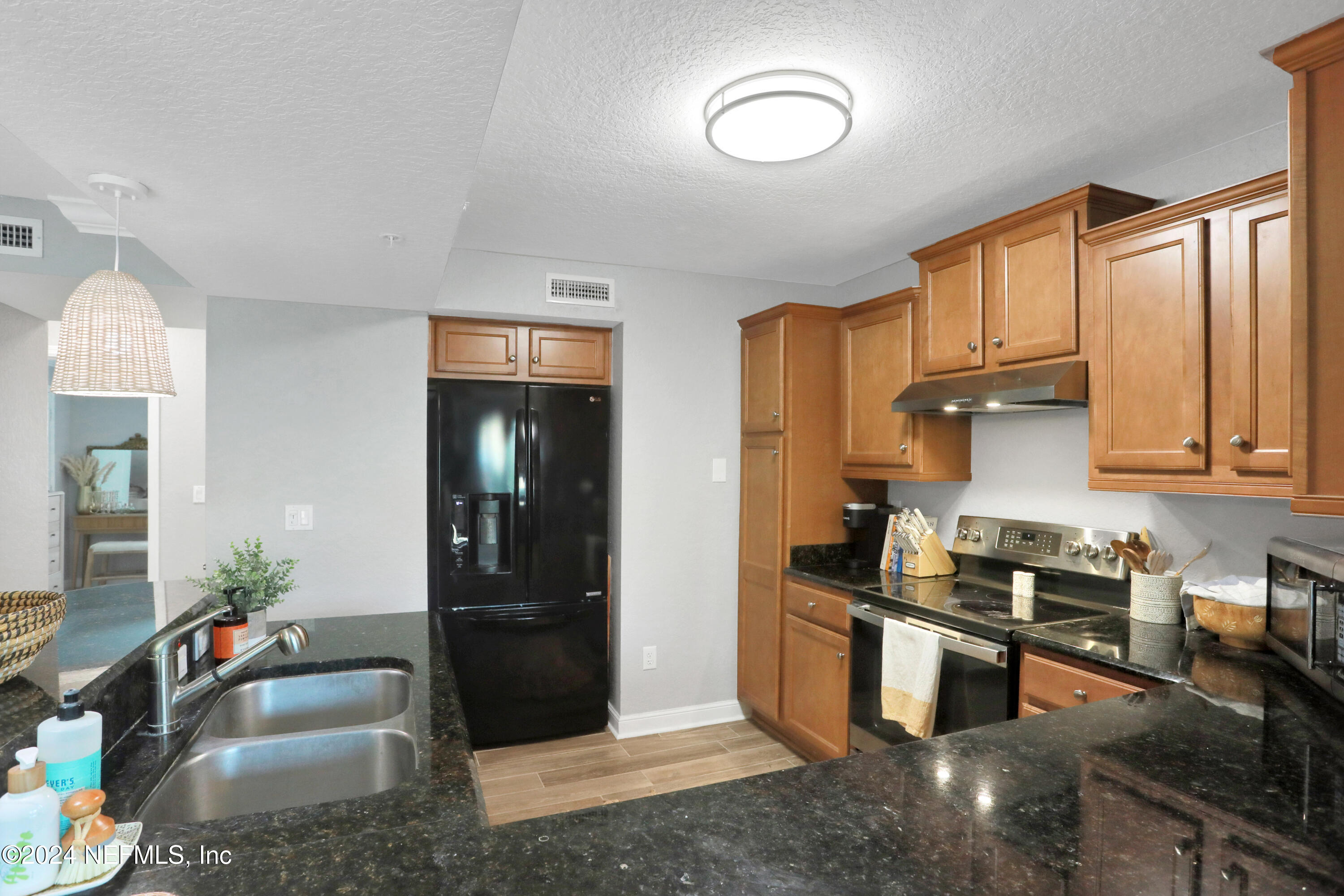 109 25TH Avenue S, O16