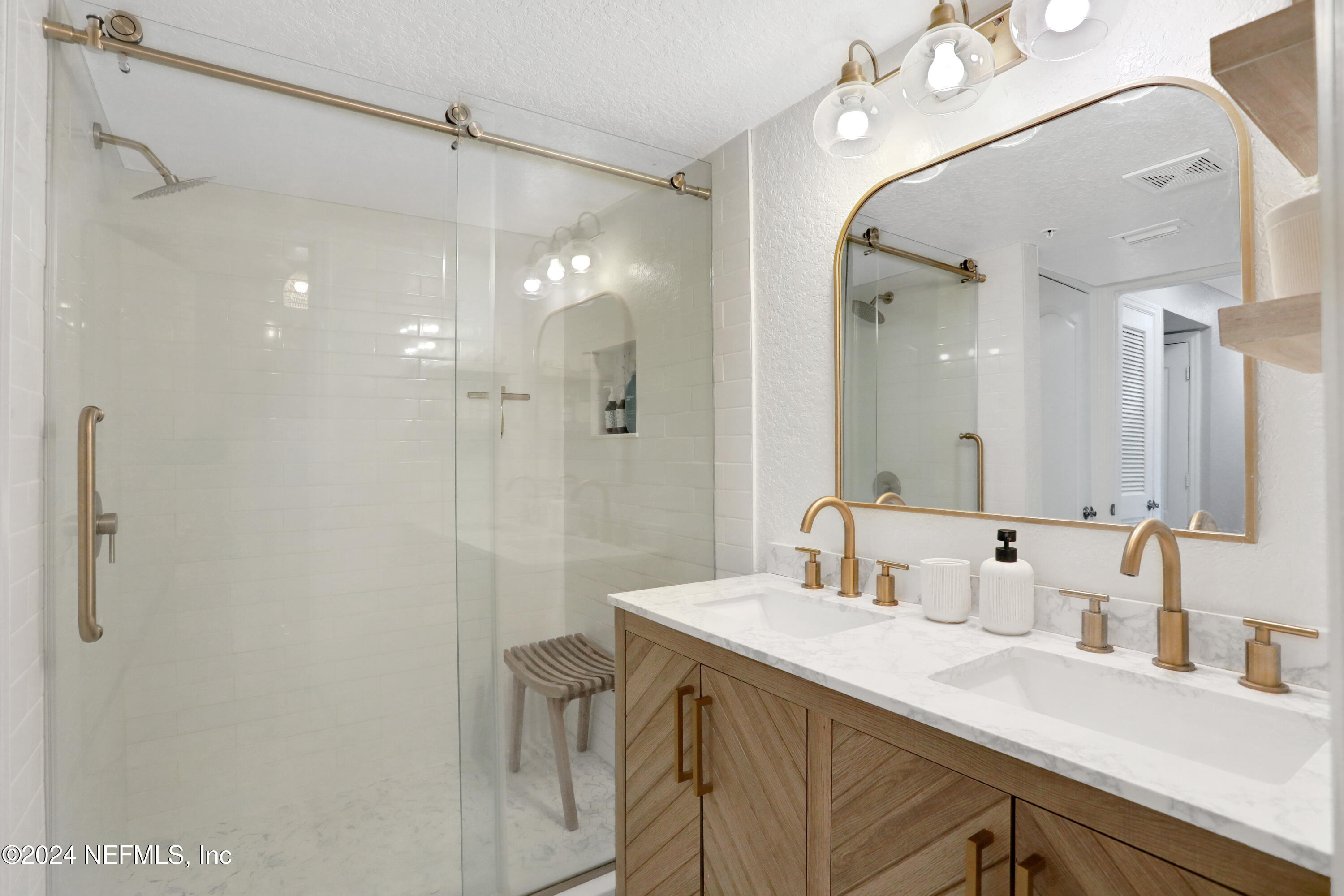 109 25TH Avenue S, O16