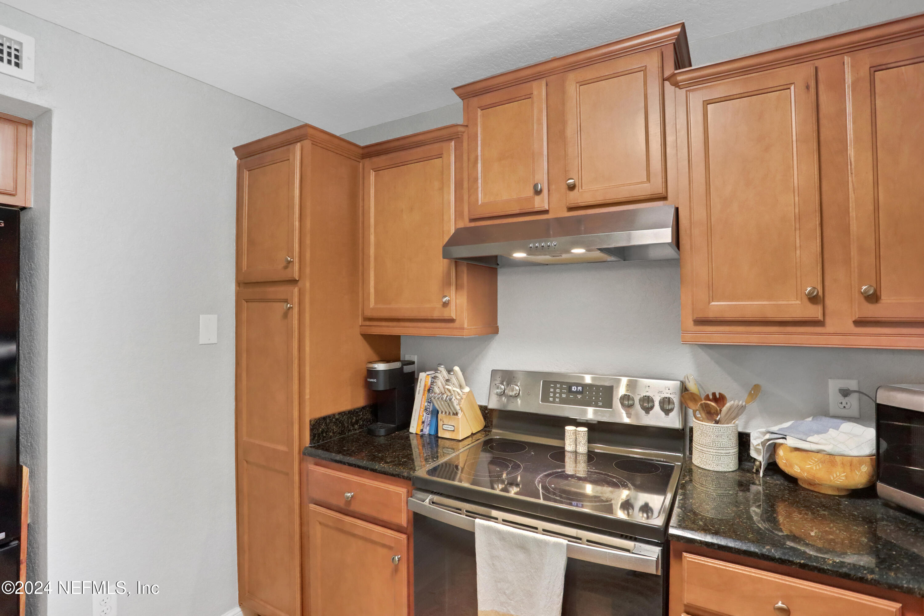 109 25TH Avenue S, O16