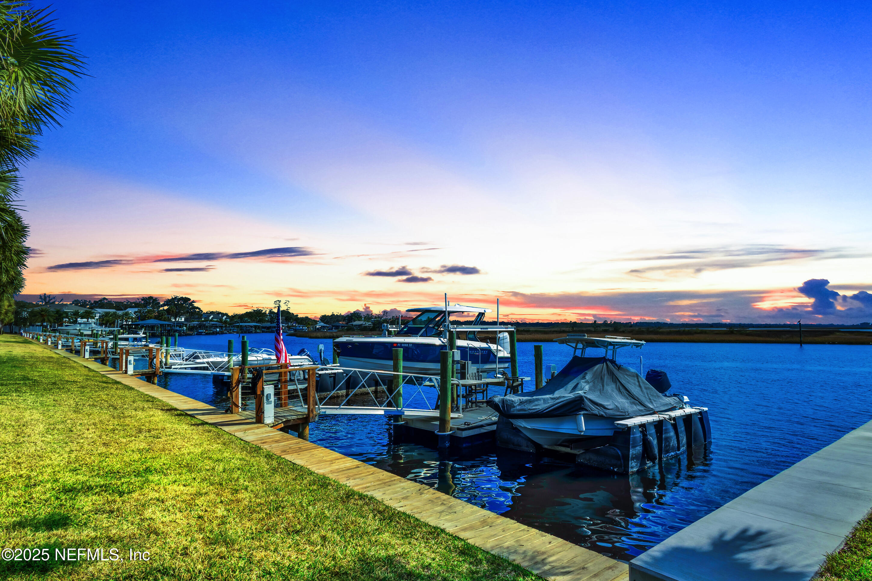 2560 BEACH Boulevard