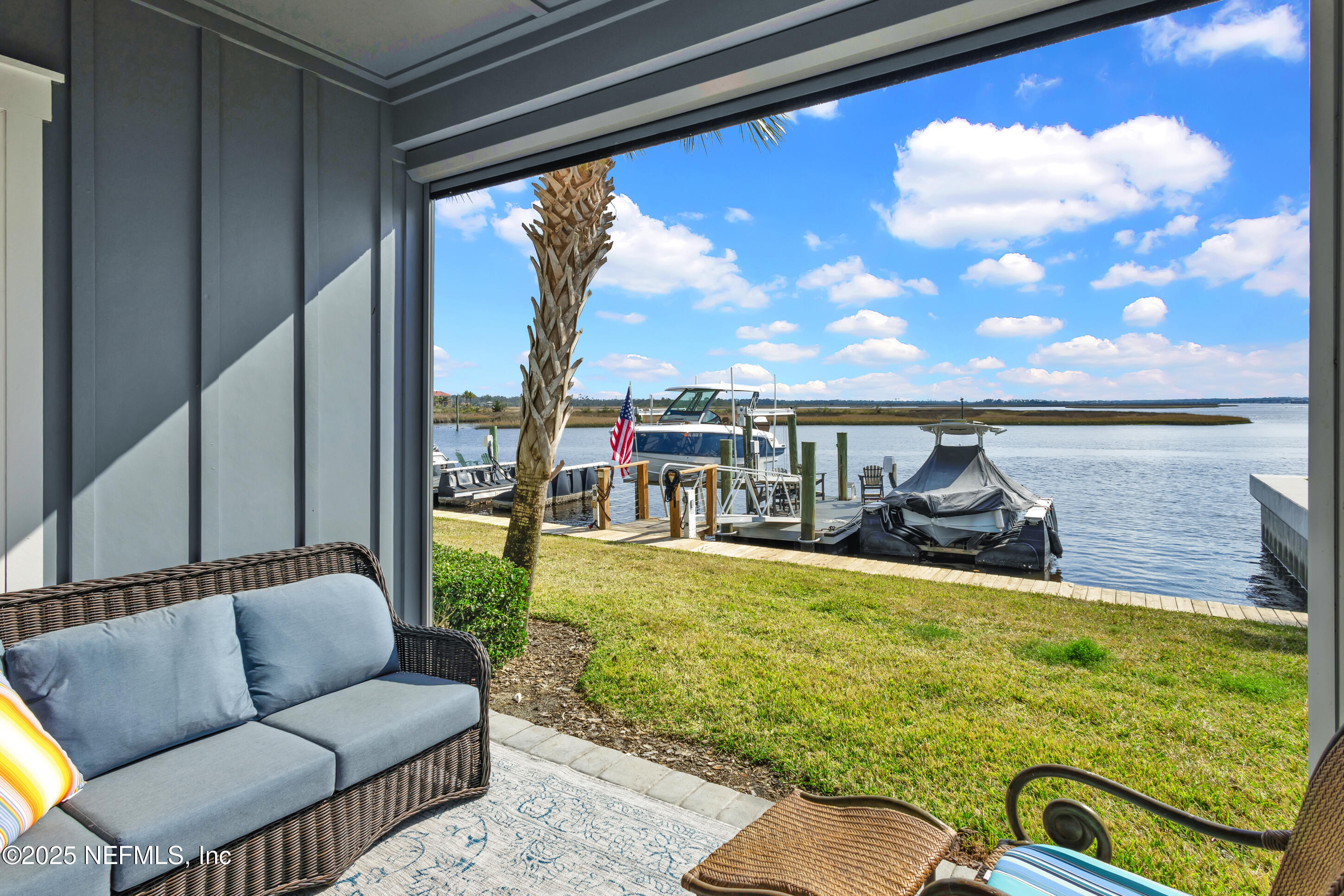 2560 BEACH Boulevard