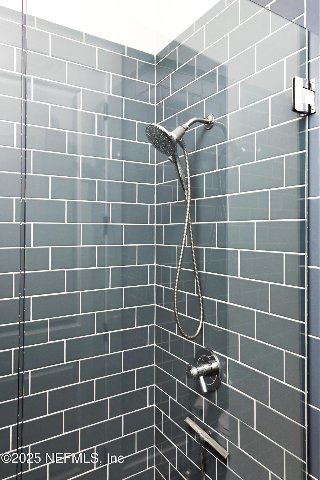 2560 BEACH Boulevard