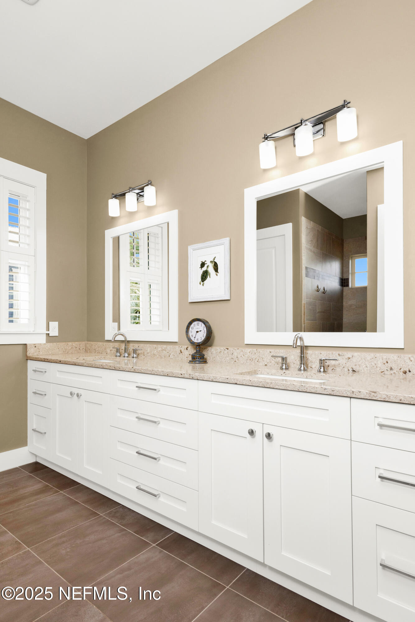 2560 BEACH Boulevard