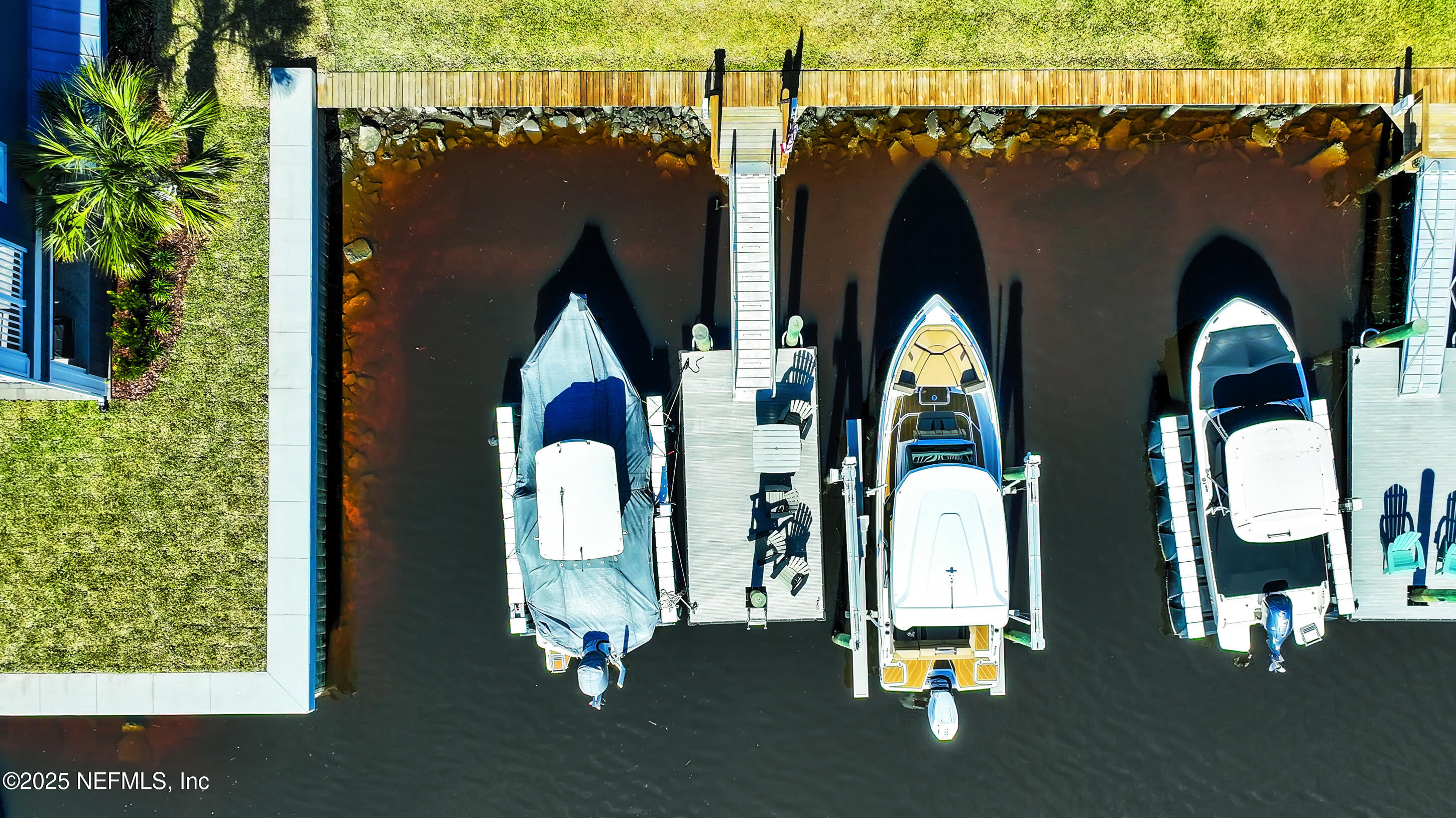 2560 BEACH Boulevard