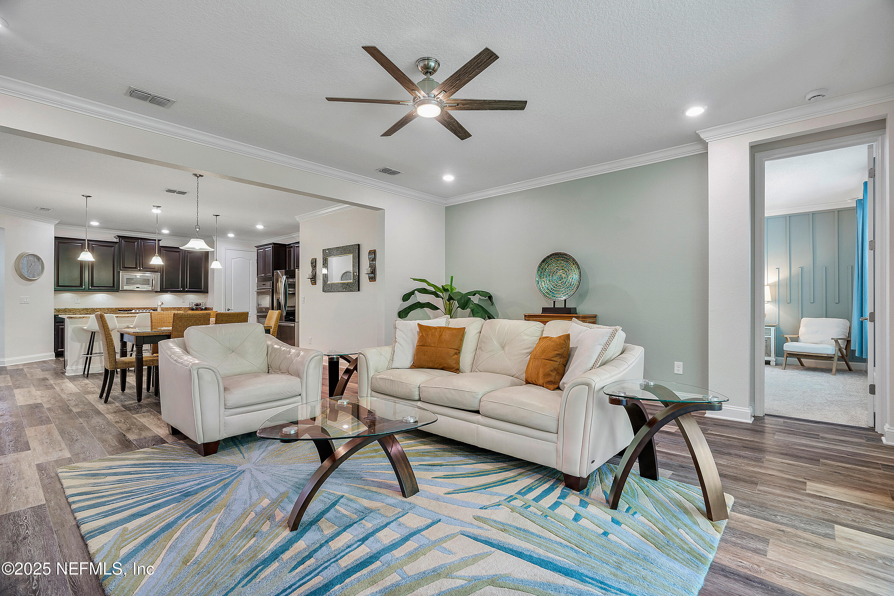 699 ASPEN LEAF Drive