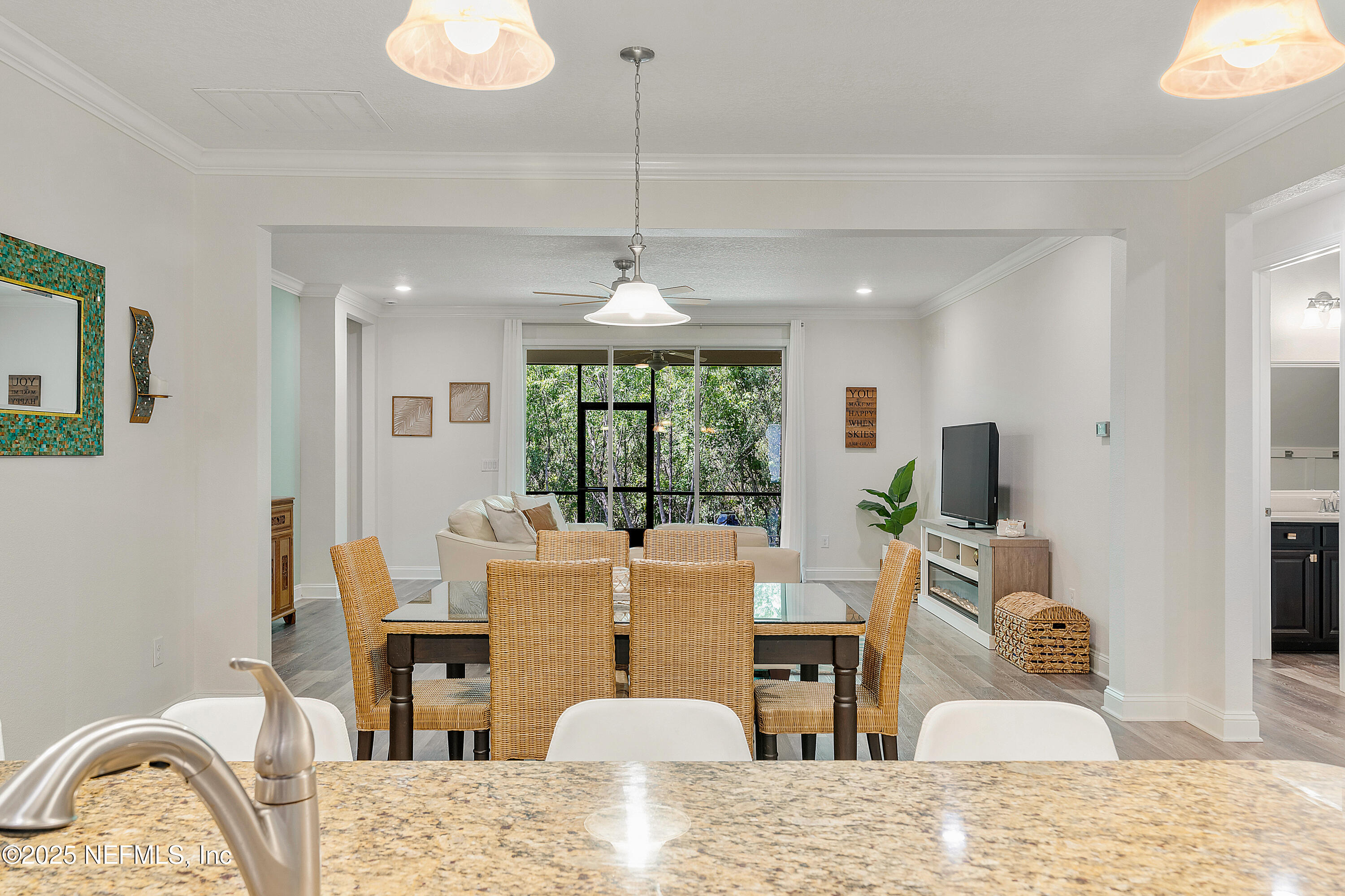 699 ASPEN LEAF Drive