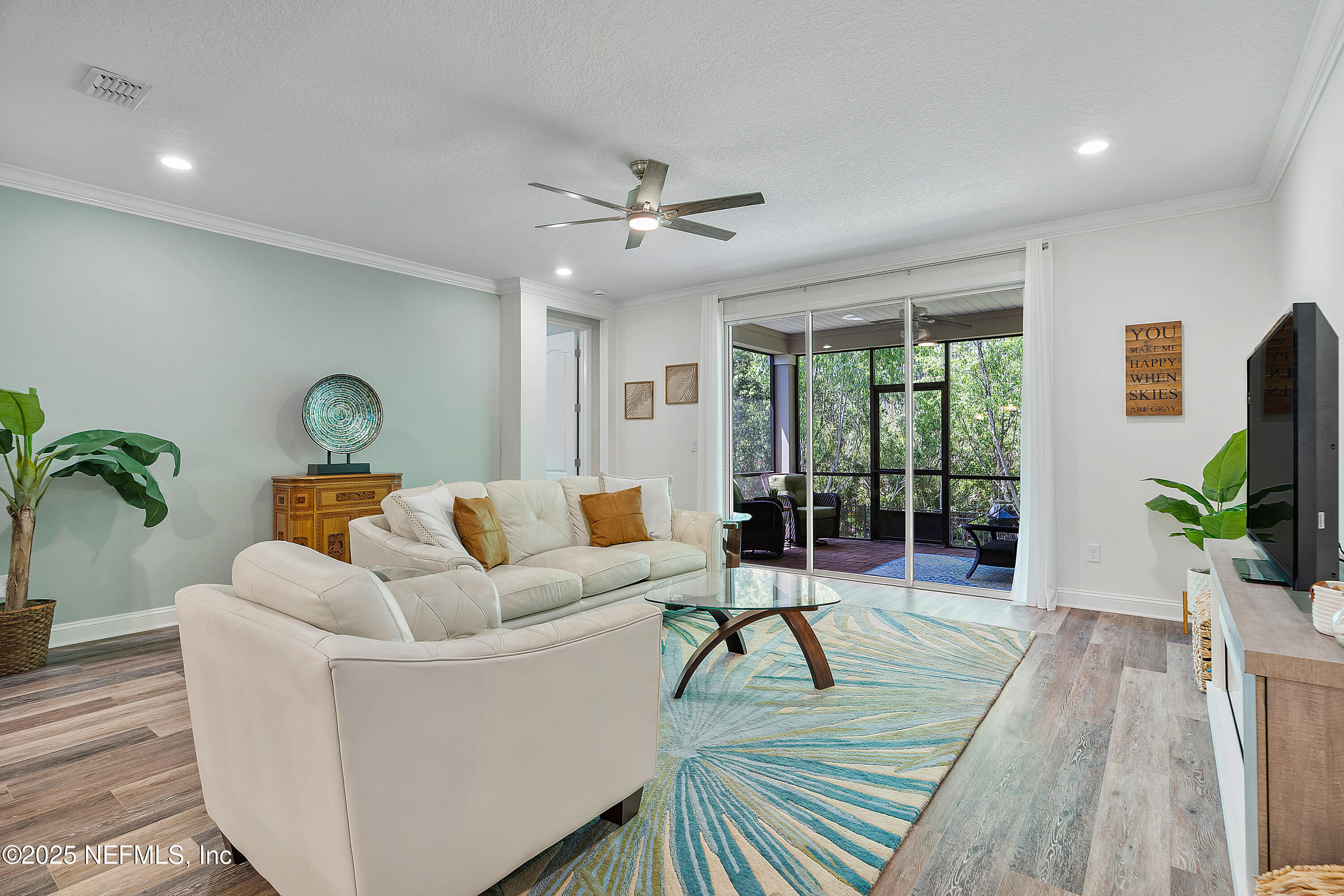 699 ASPEN LEAF Drive