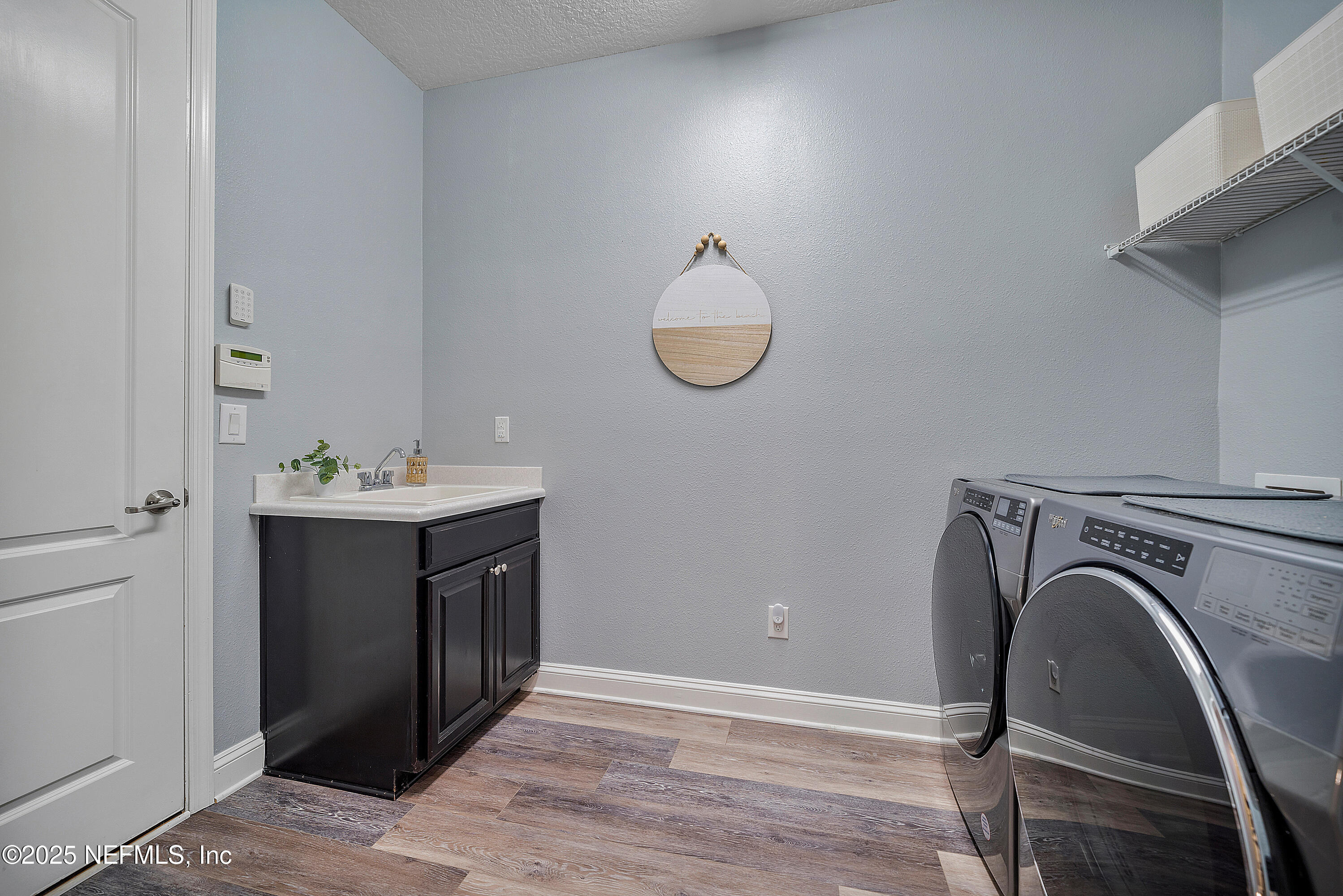 699 ASPEN LEAF Drive