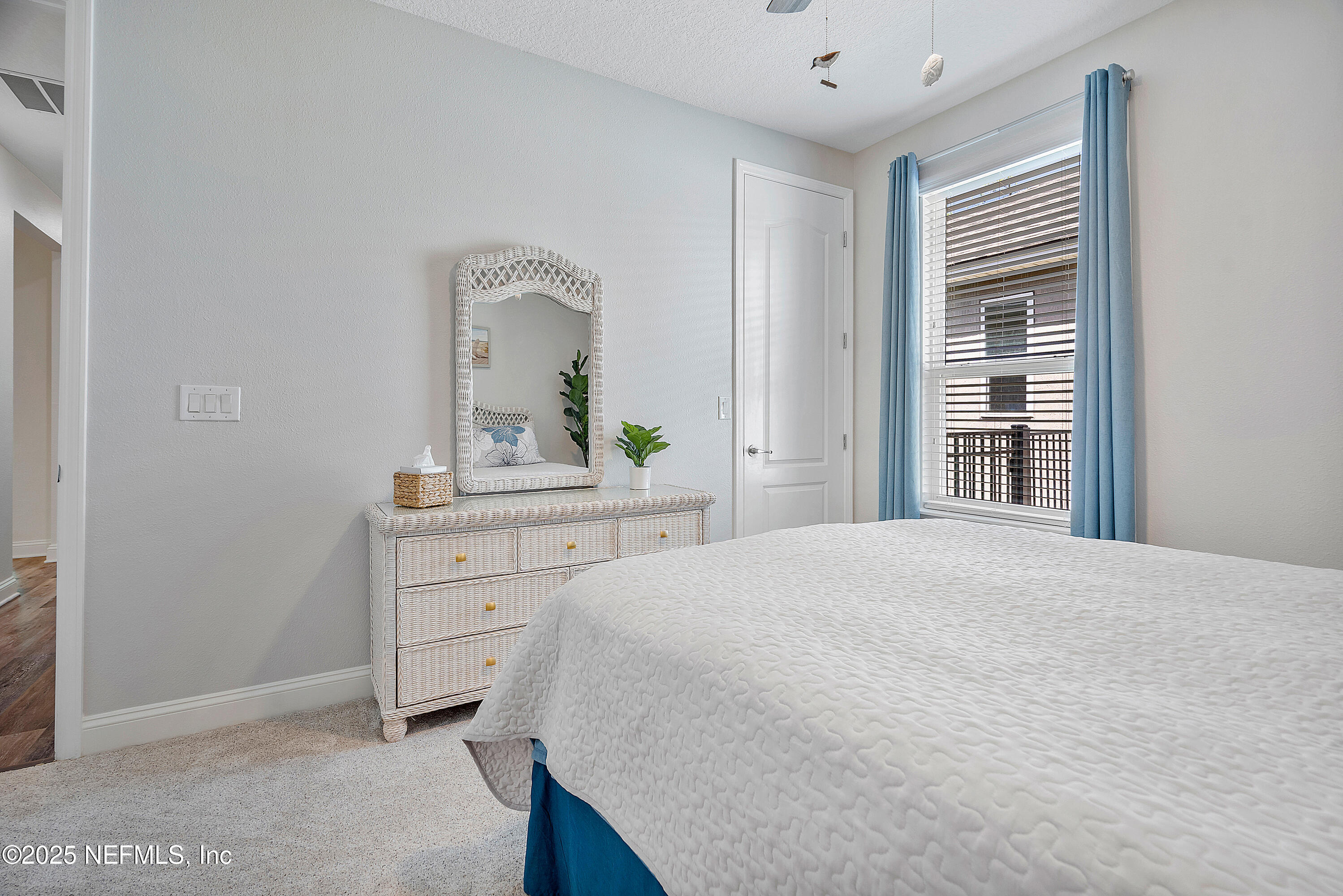 699 ASPEN LEAF Drive