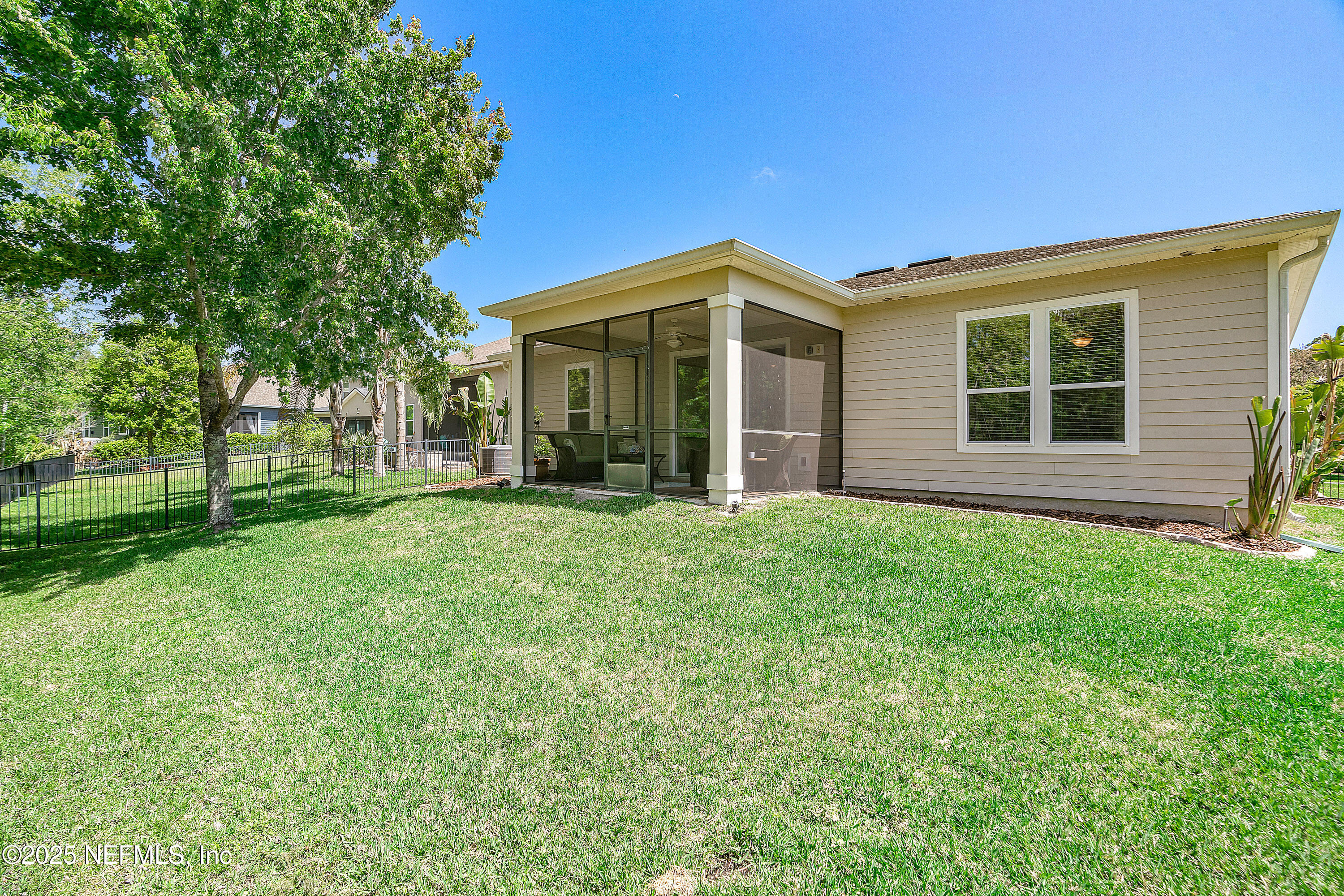 699 ASPEN LEAF Drive