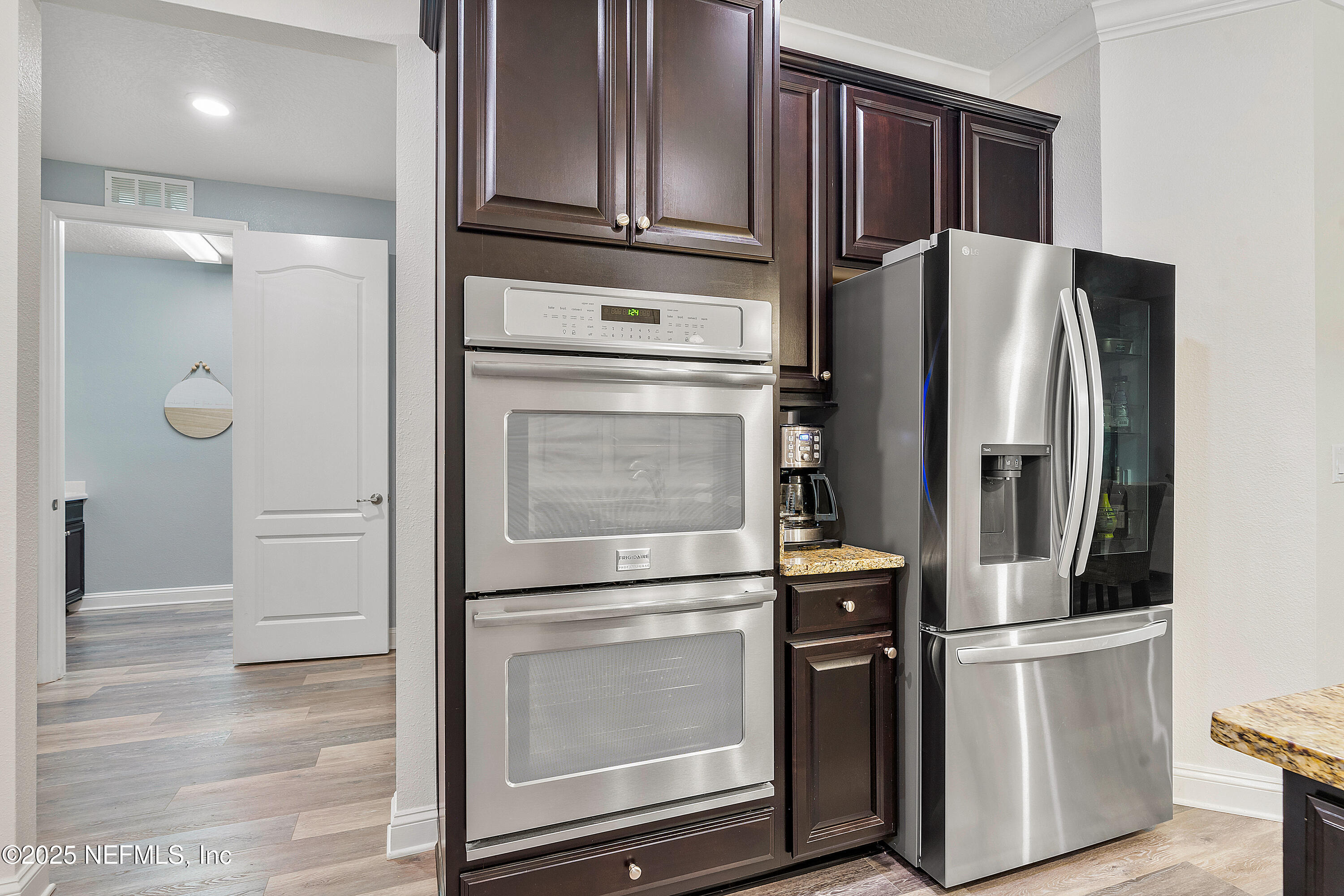 699 ASPEN LEAF Drive