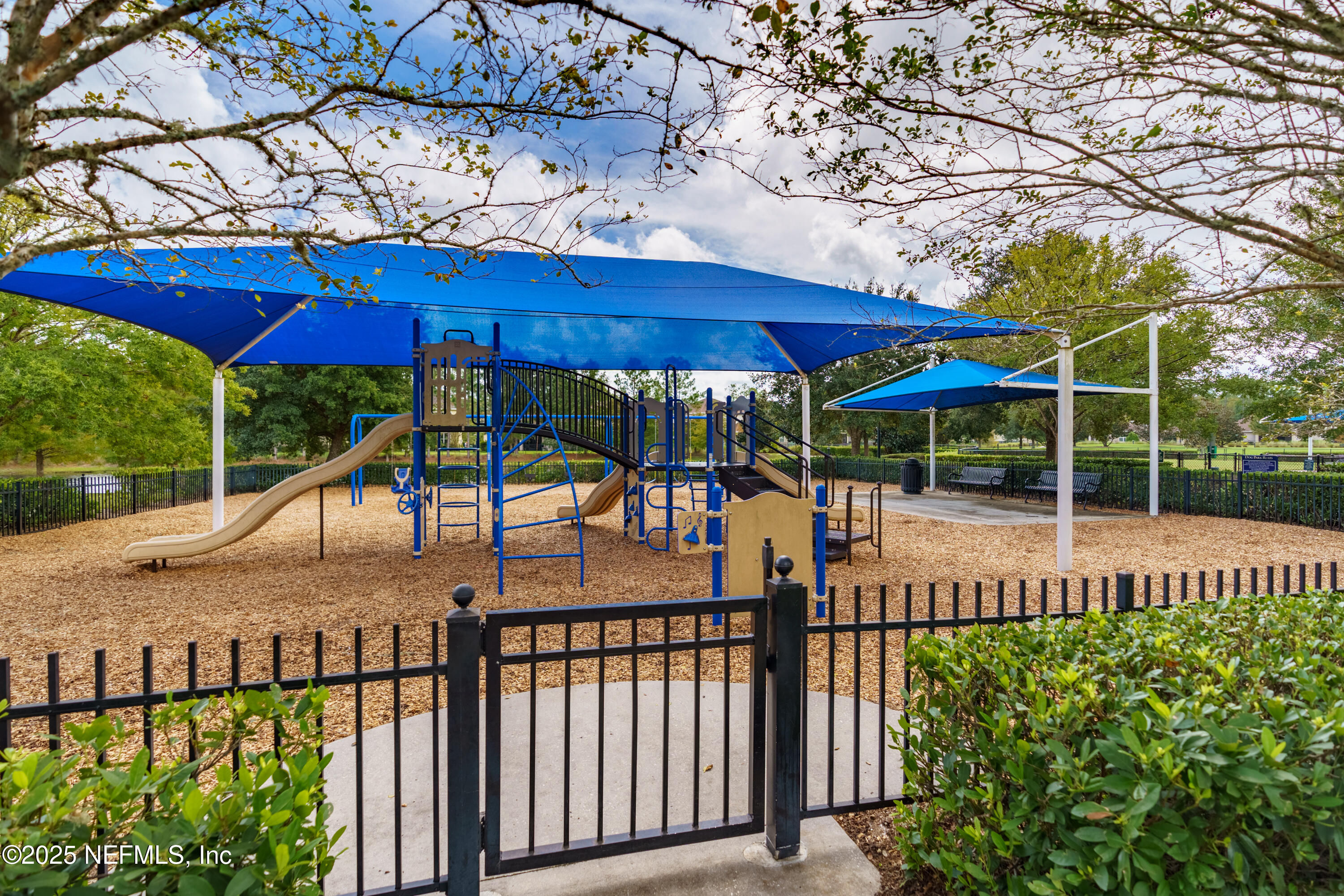 699 ASPEN LEAF Drive