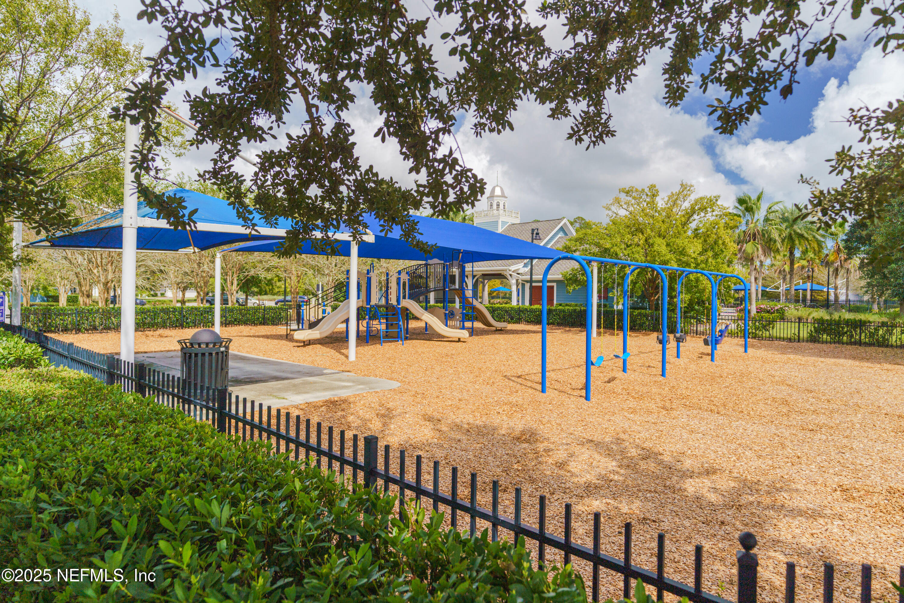 699 ASPEN LEAF Drive