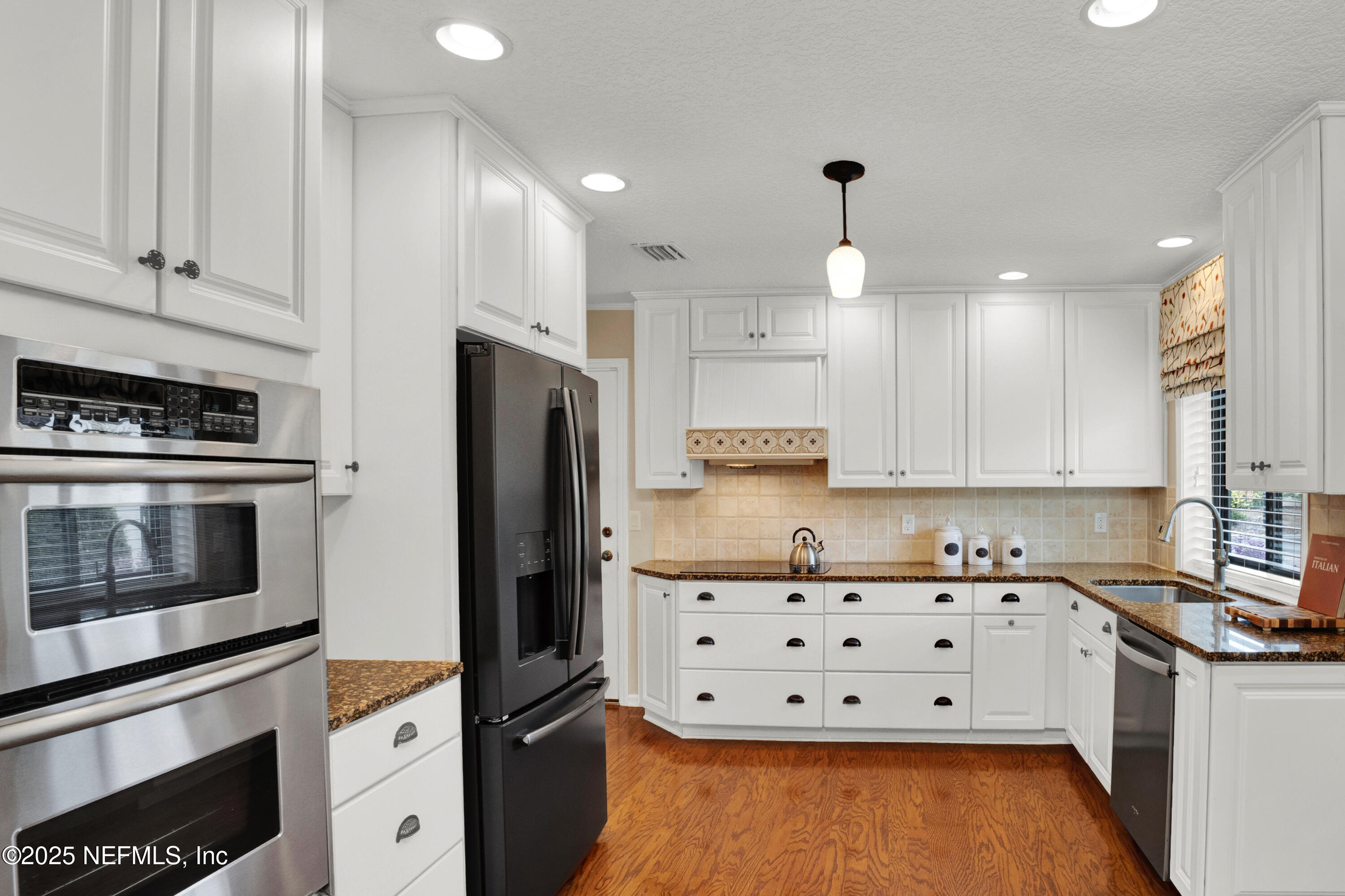 1 WALKERS RIDGE Drive