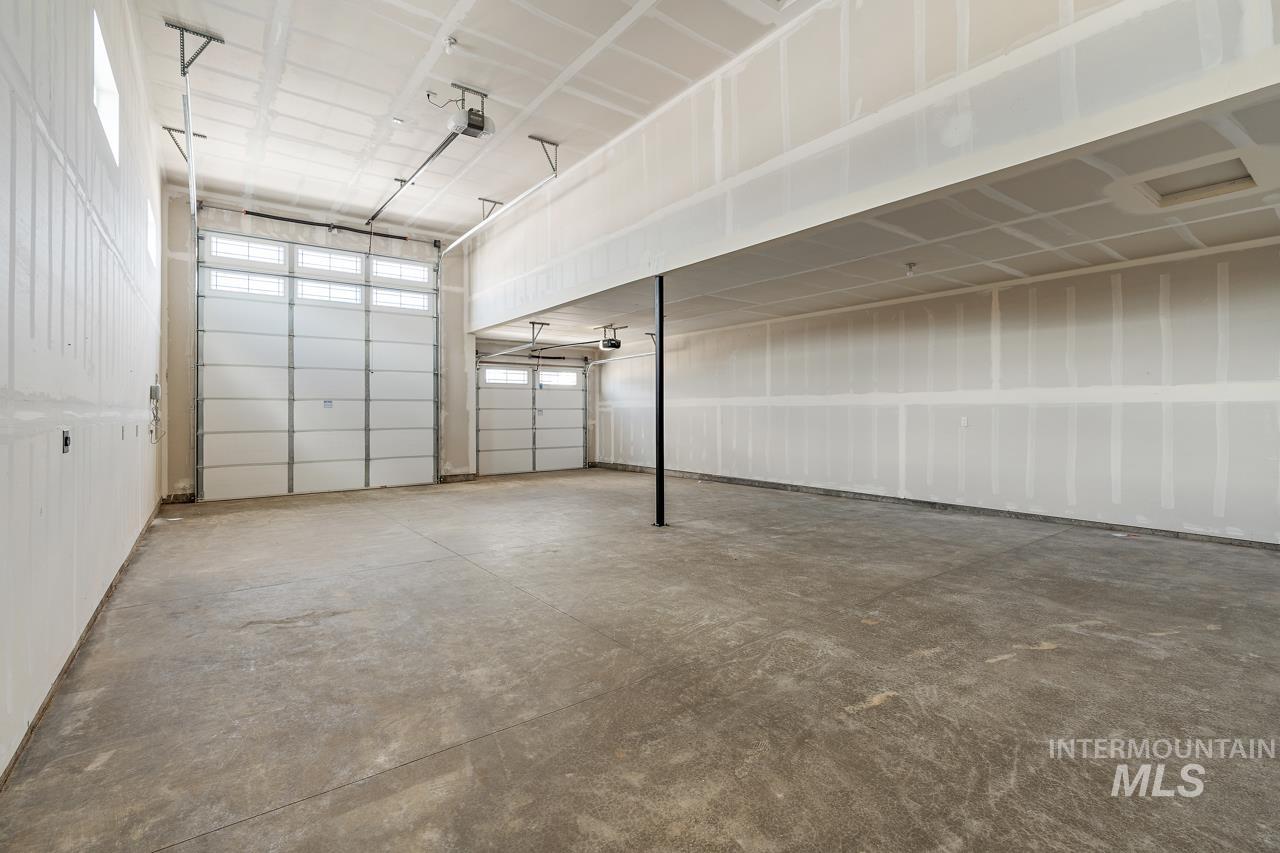 1423 Stirling Meadow St