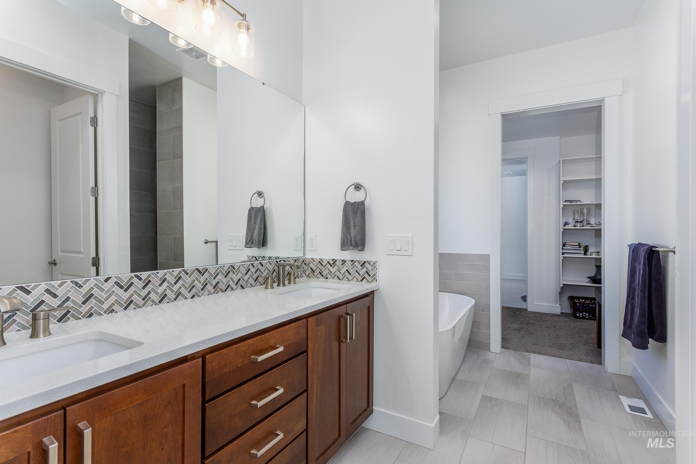 11409 W Threadgrass St.