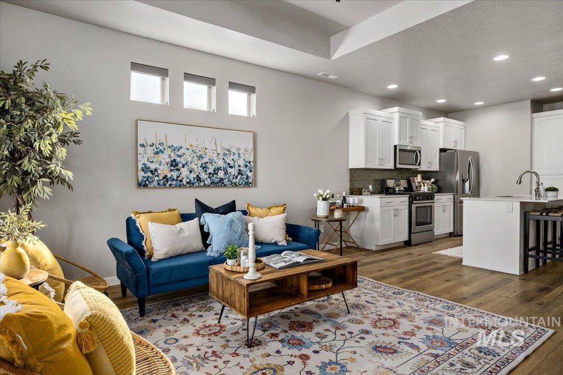 2066 E Ringneck Street