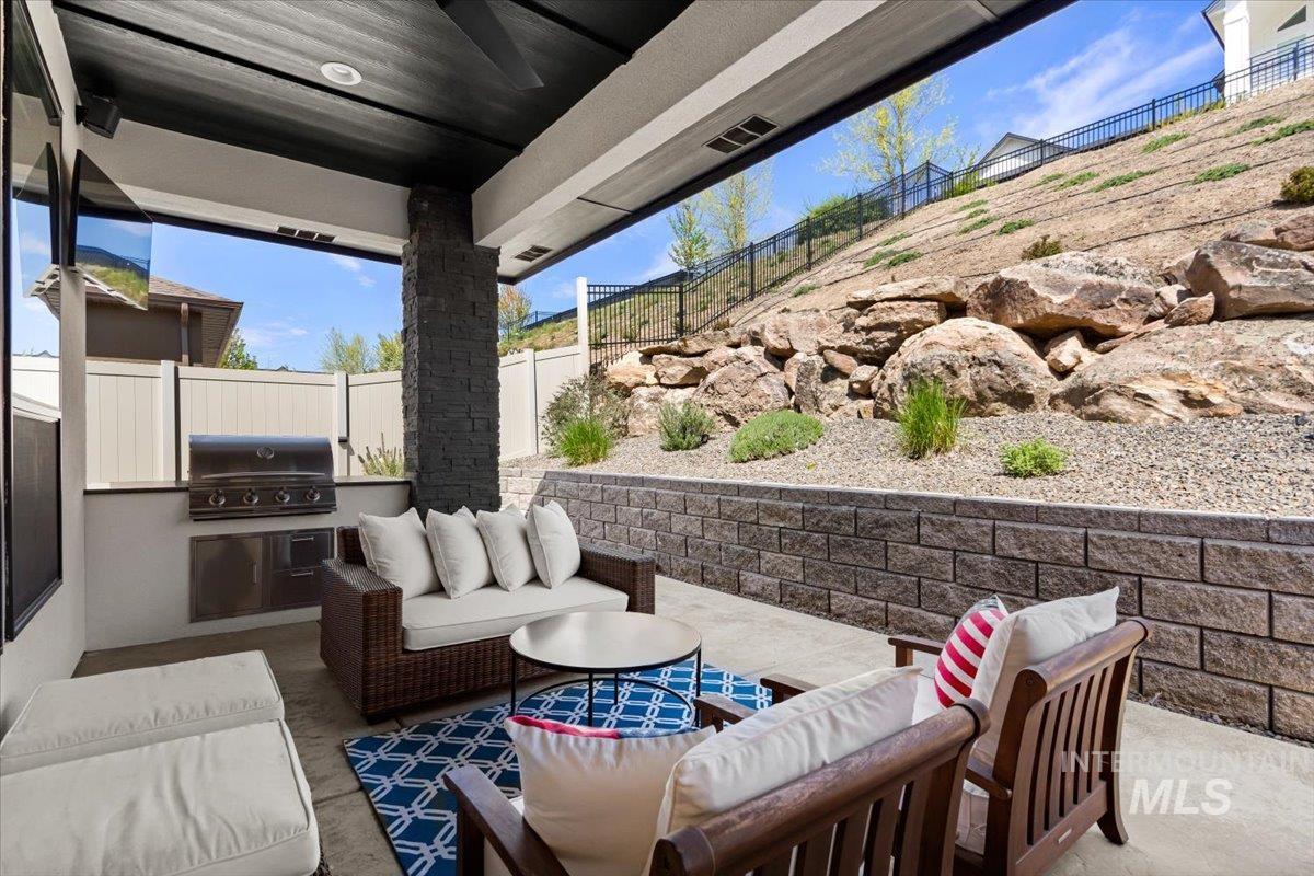 11450 W Threadgrass St