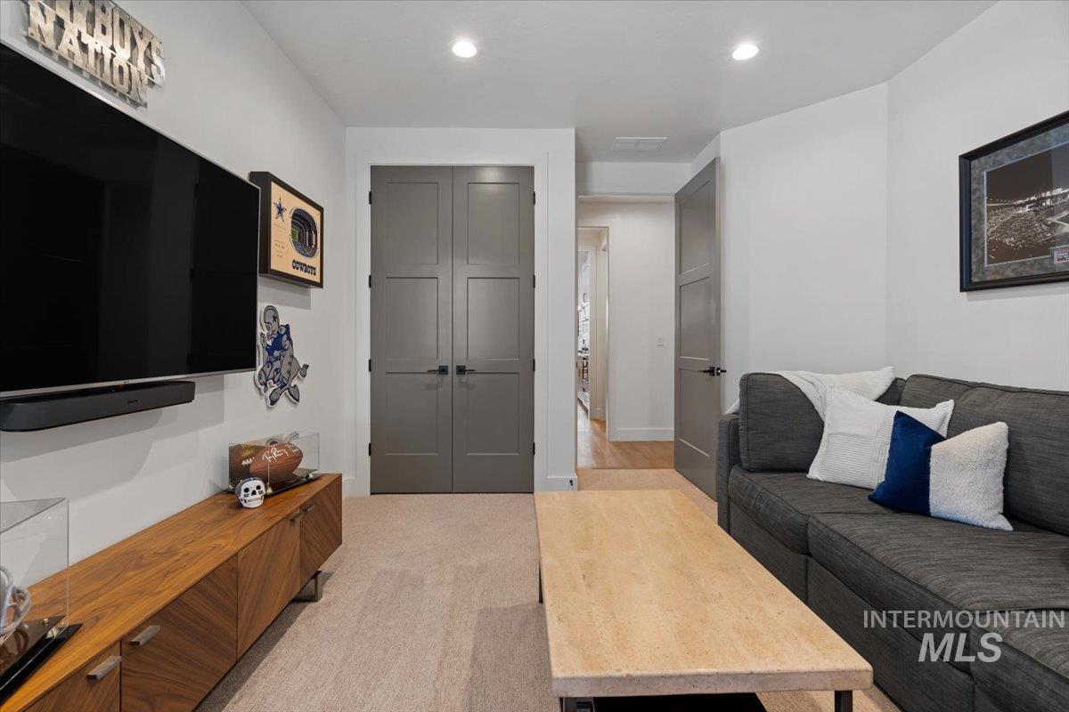 11450 W Threadgrass St