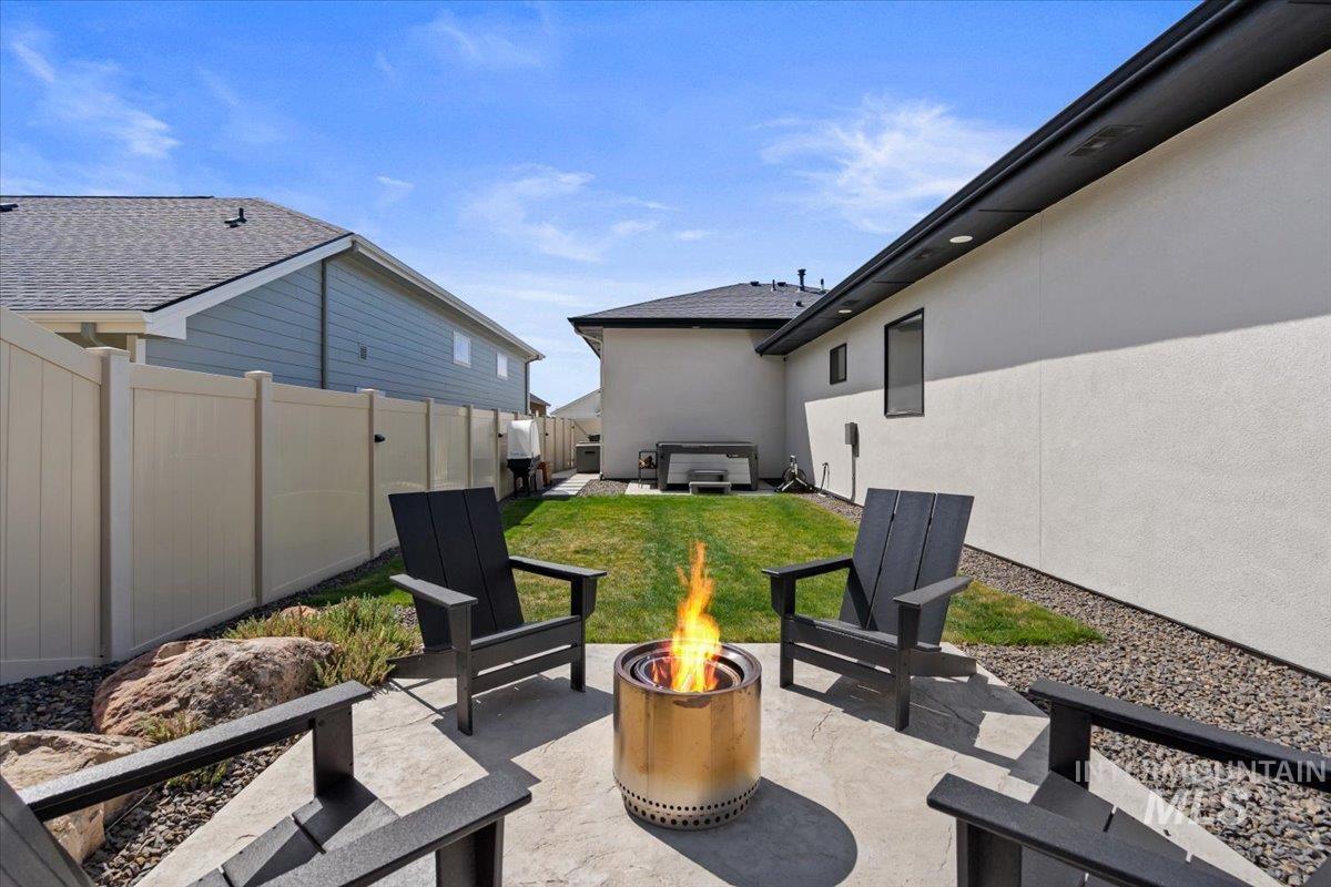 11450 W Threadgrass St