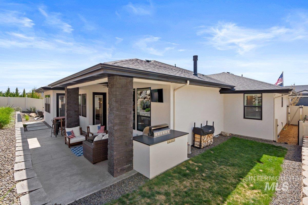 11450 W Threadgrass St