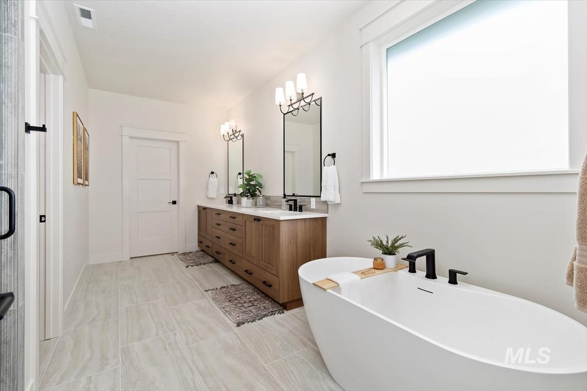 2228 N Palaestra Ave