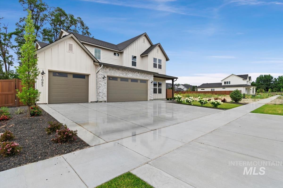 2228 N Palaestra Ave