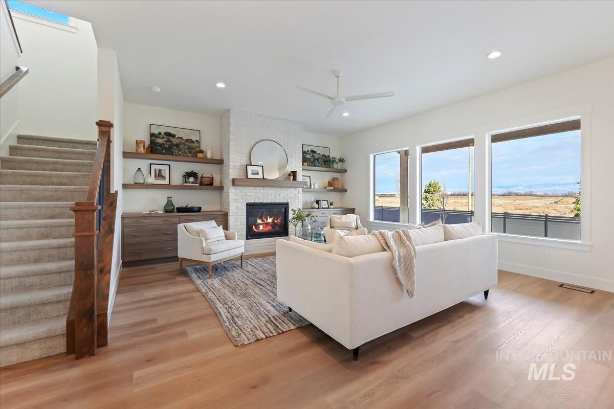 2228 N Palaestra Ave