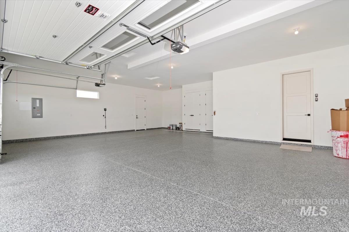 2228 N Palaestra Ave