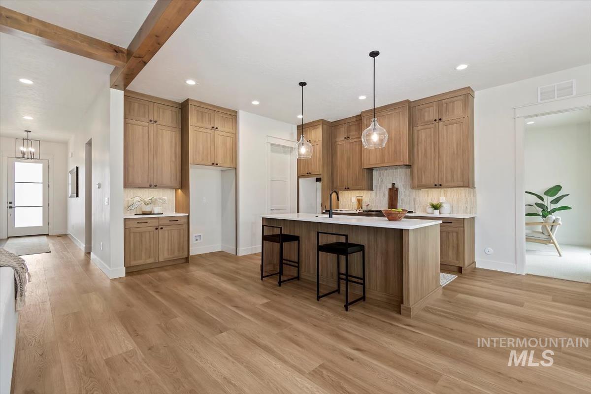 2228 N Palaestra Ave