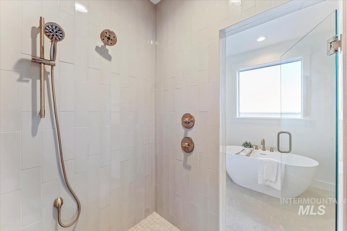 2228 N Palaestra Ave