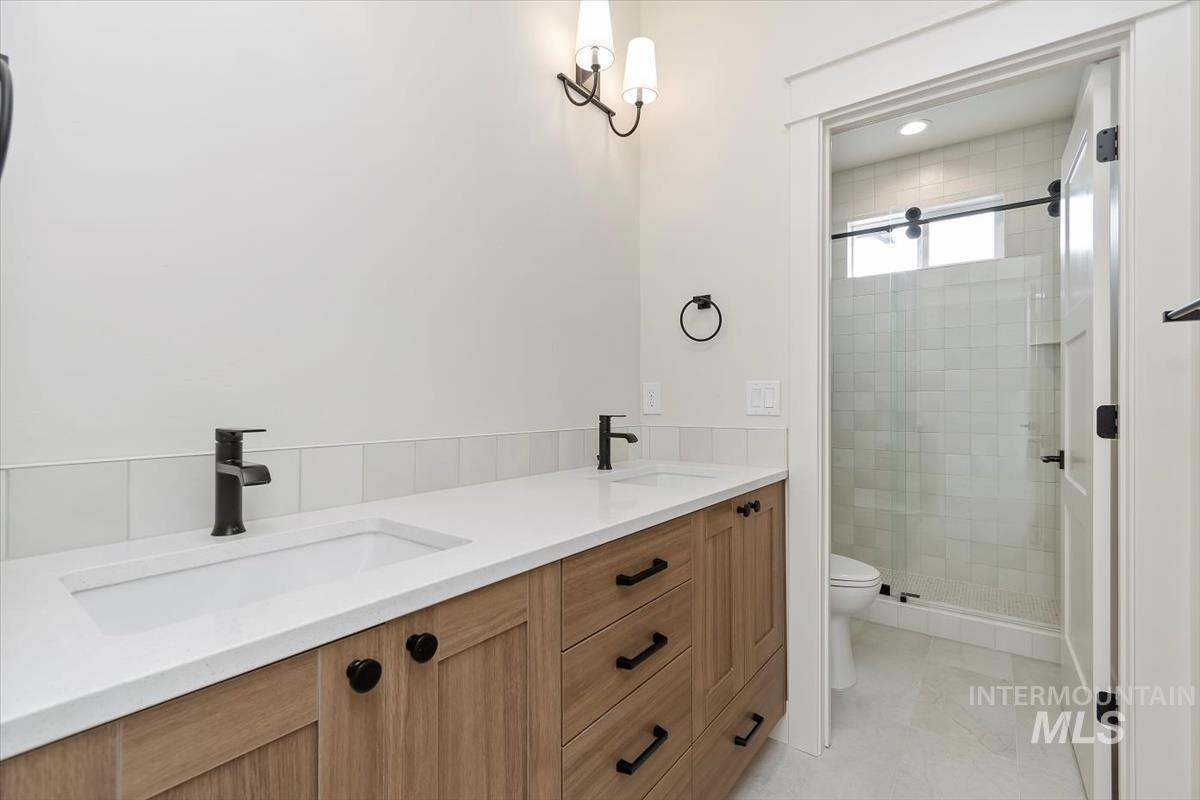 2228 N Palaestra Ave