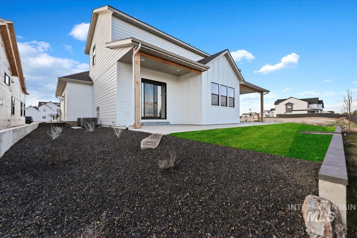 2228 N Palaestra Ave