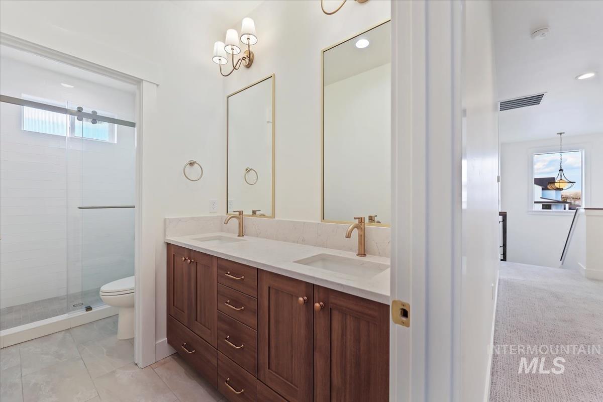 2228 N Palaestra Ave