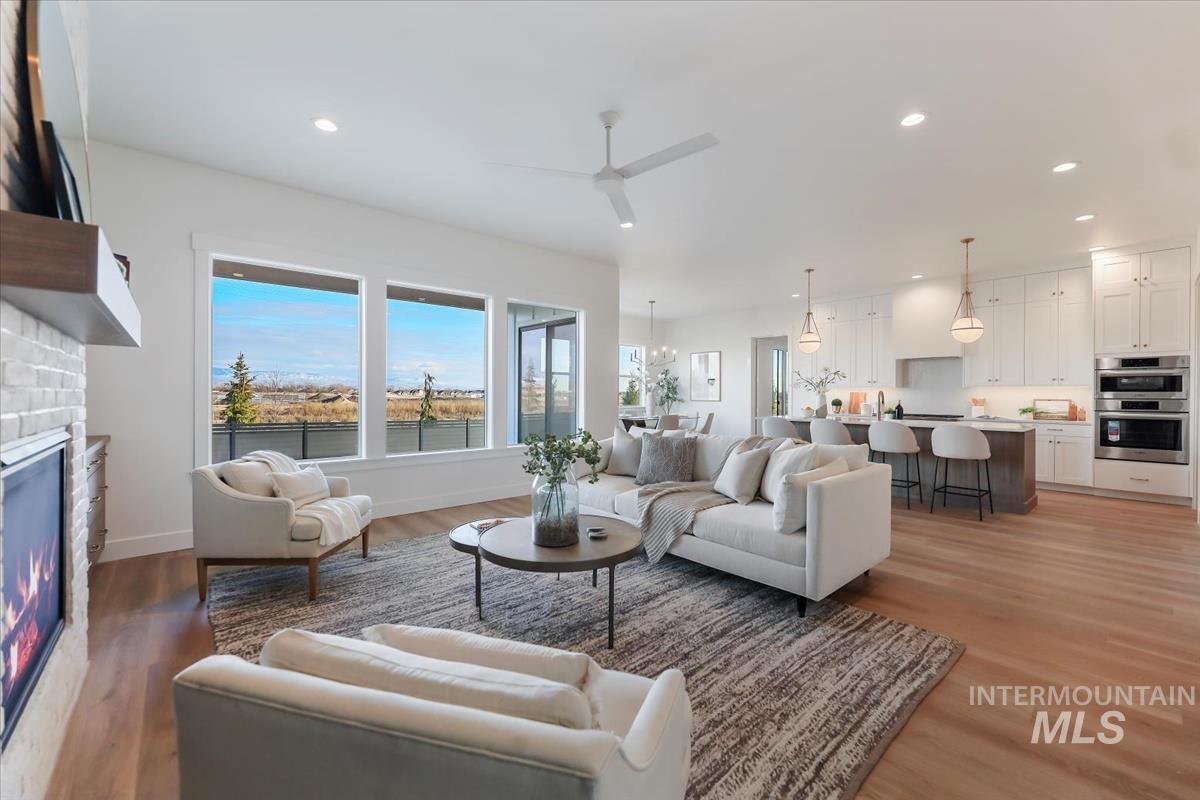 2228 N Palaestra Ave