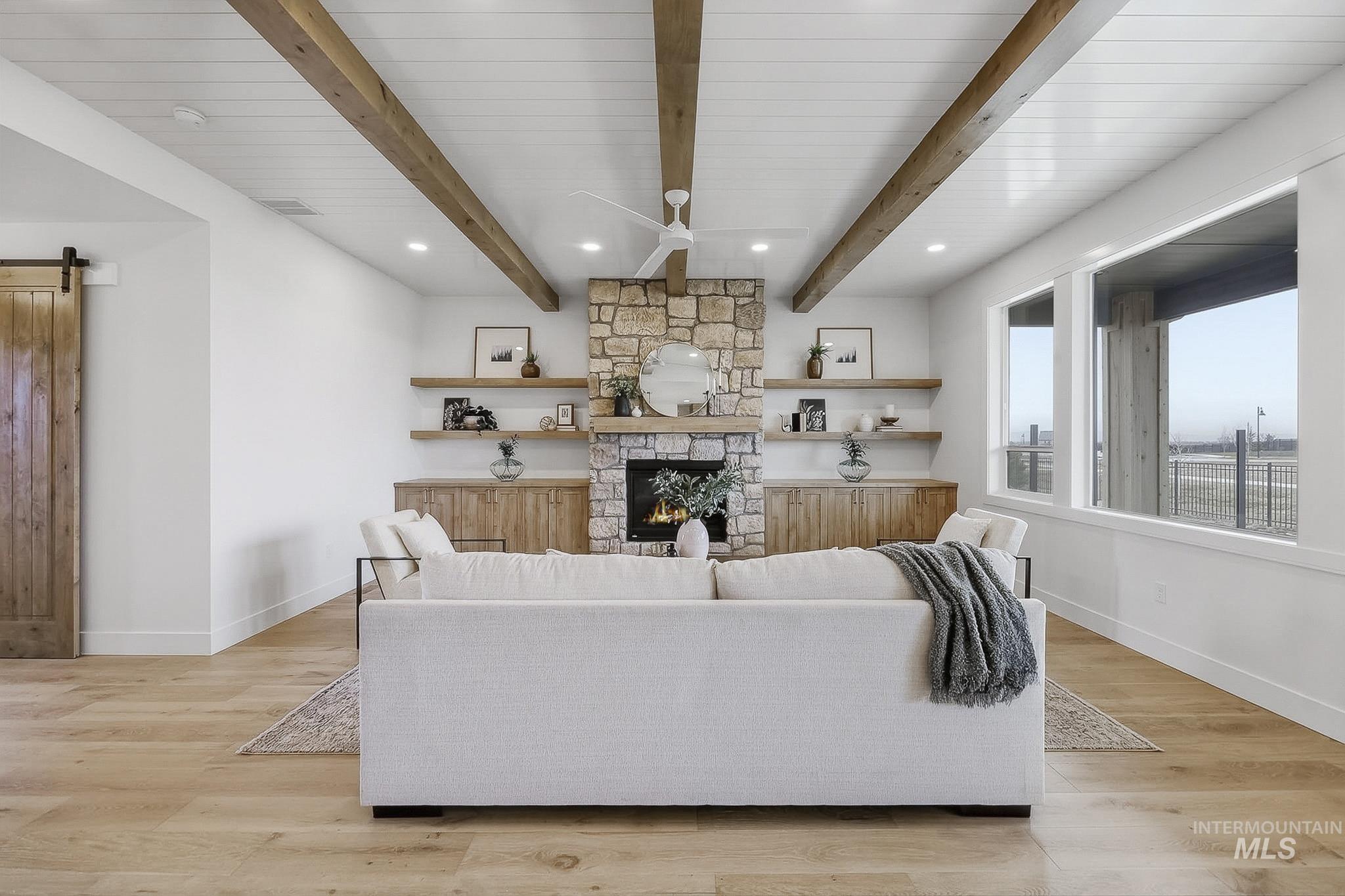 2553 N Buhrstone Ave