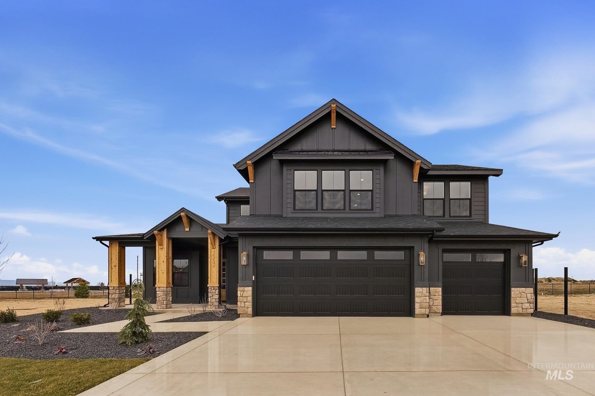 2553 N Buhrstone Ave