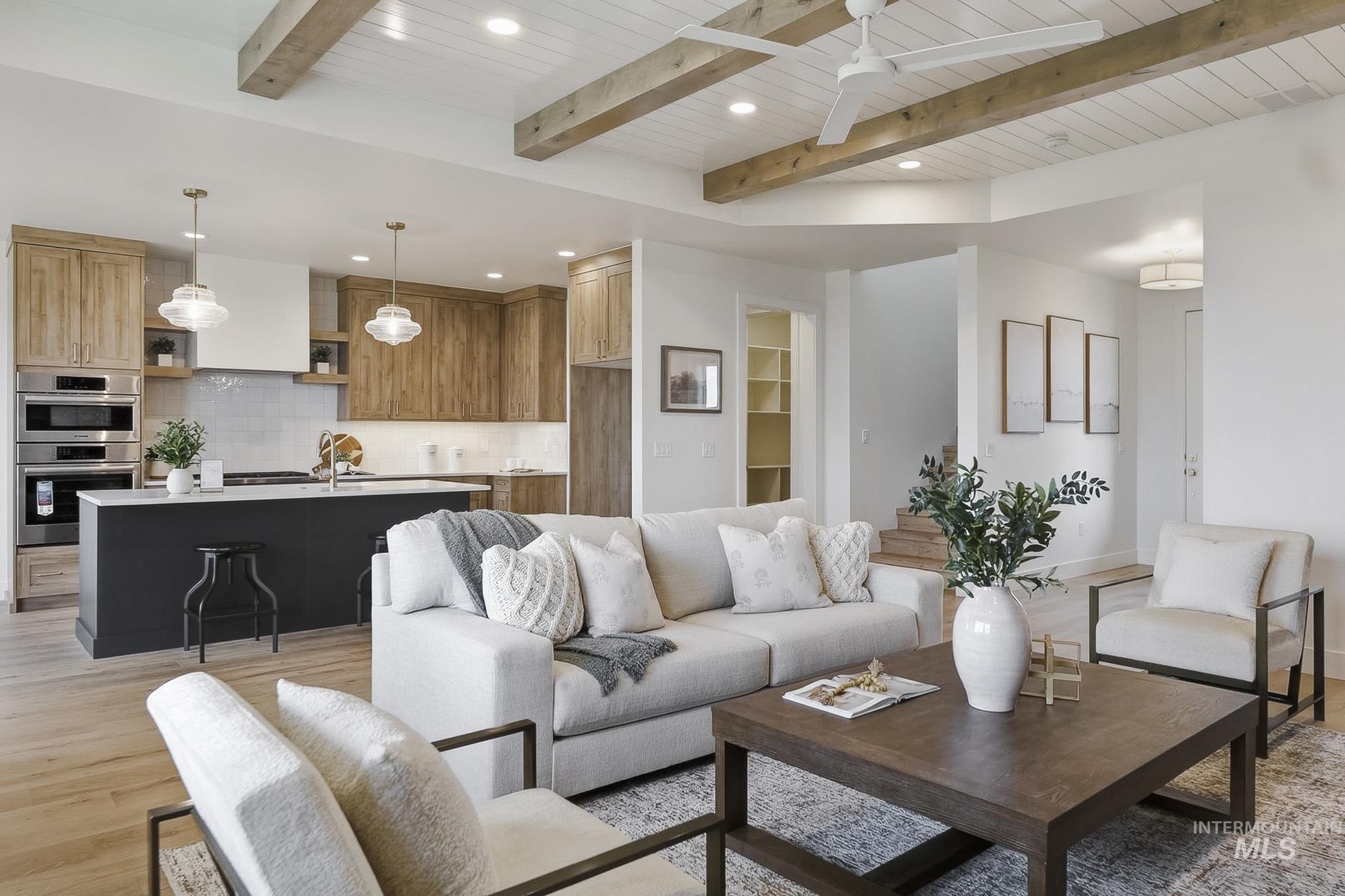 2553 N Buhrstone Ave