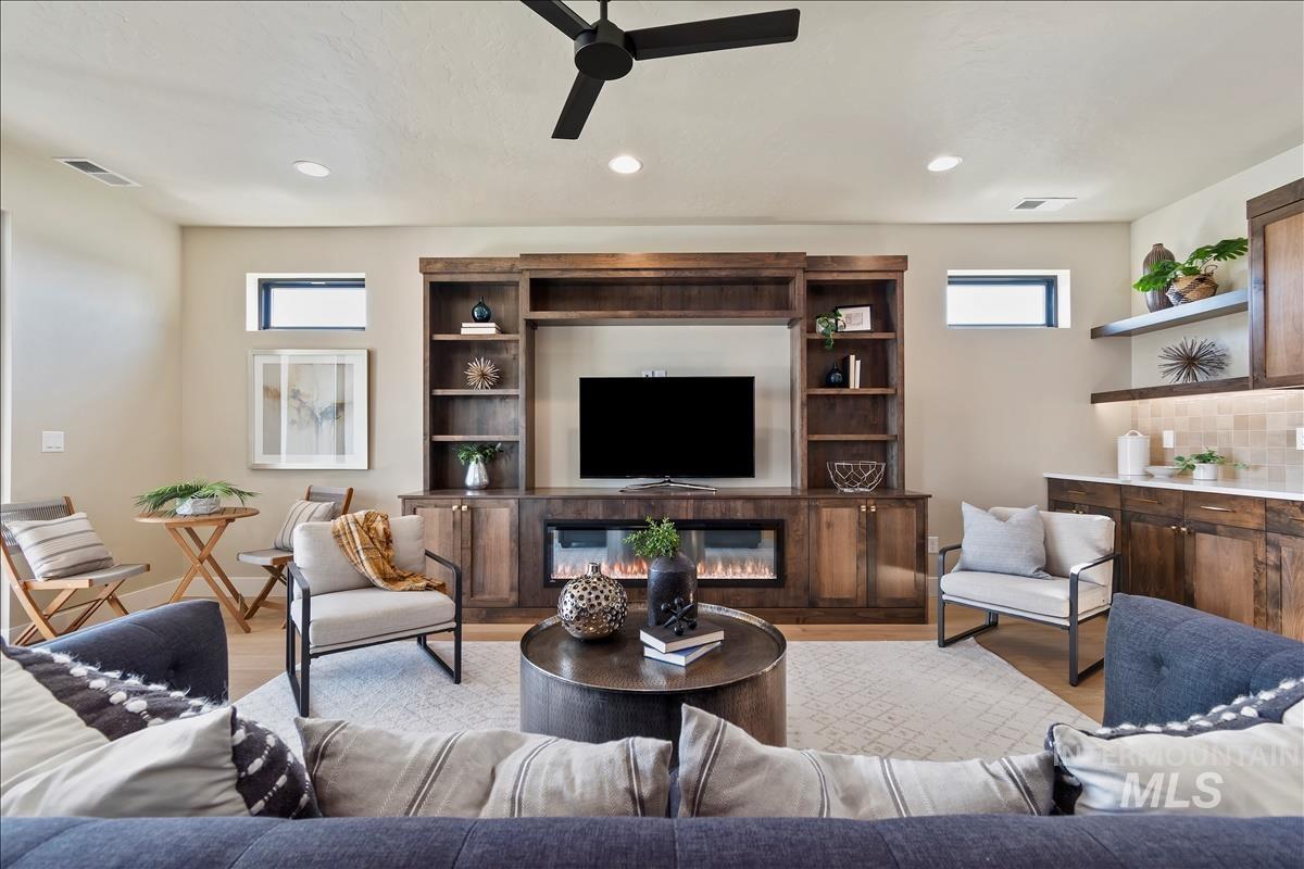 3491 N Templeton Way